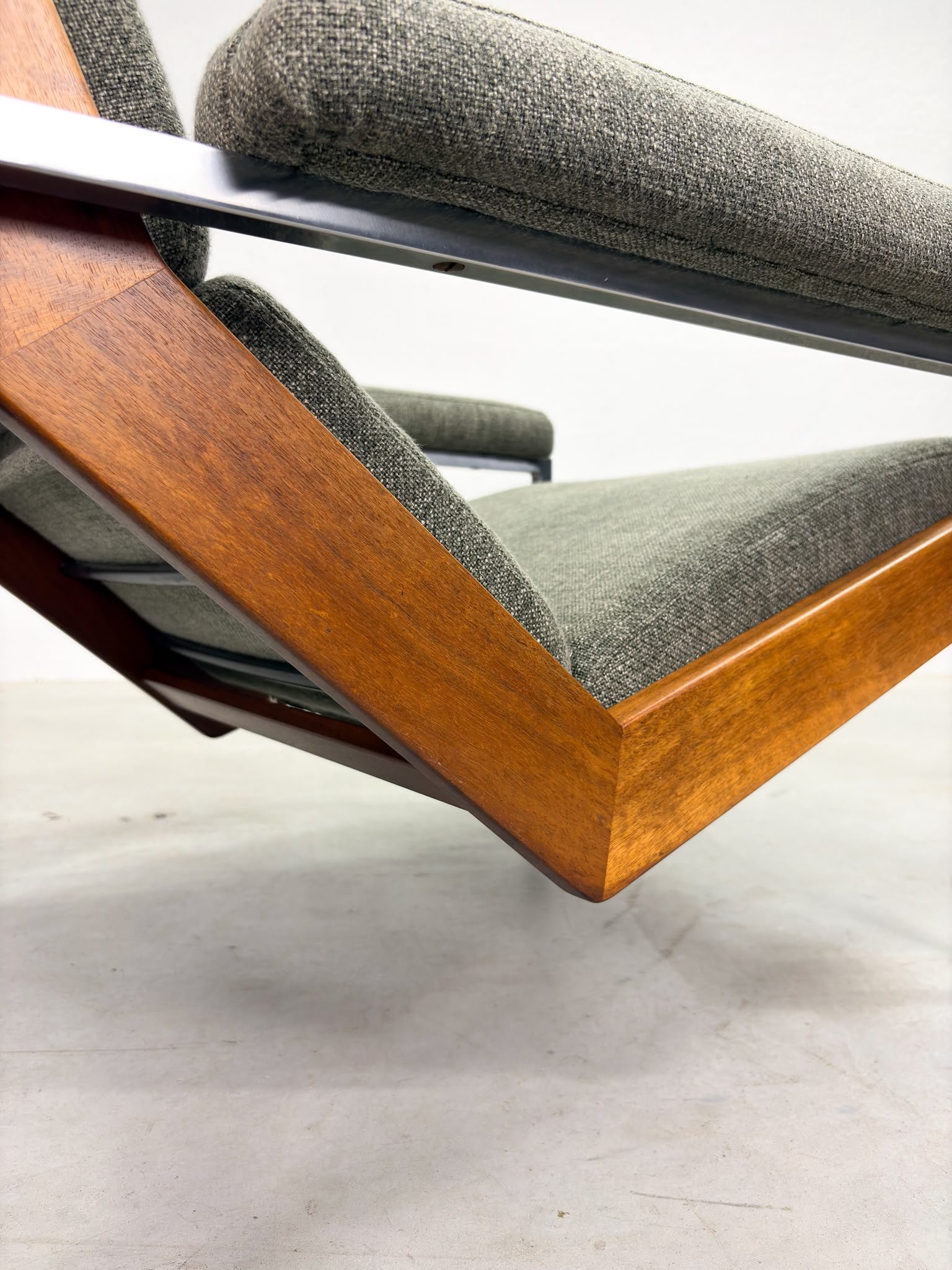 'Lotus' Heren Fauteuil van Rob Parry voor Gelderland.jpeg