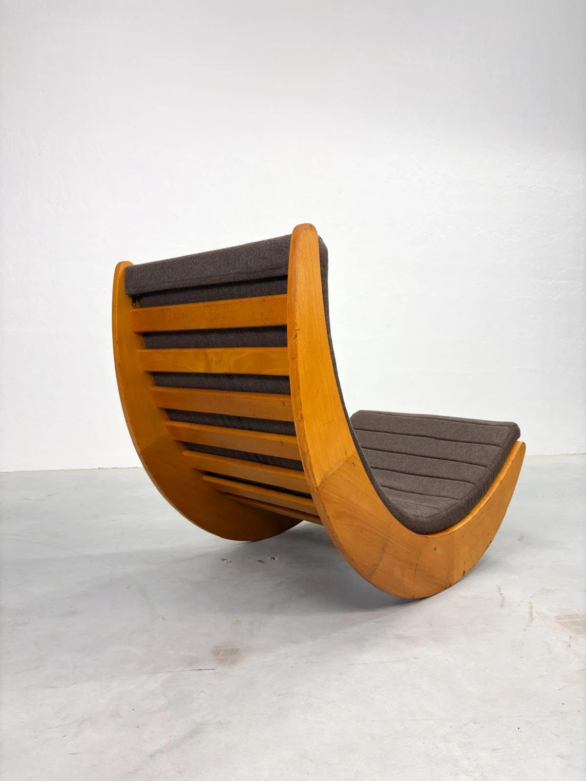 Verner Panton 'Relaxer' Rocking Chair voor Rosenthal (13).jpeg