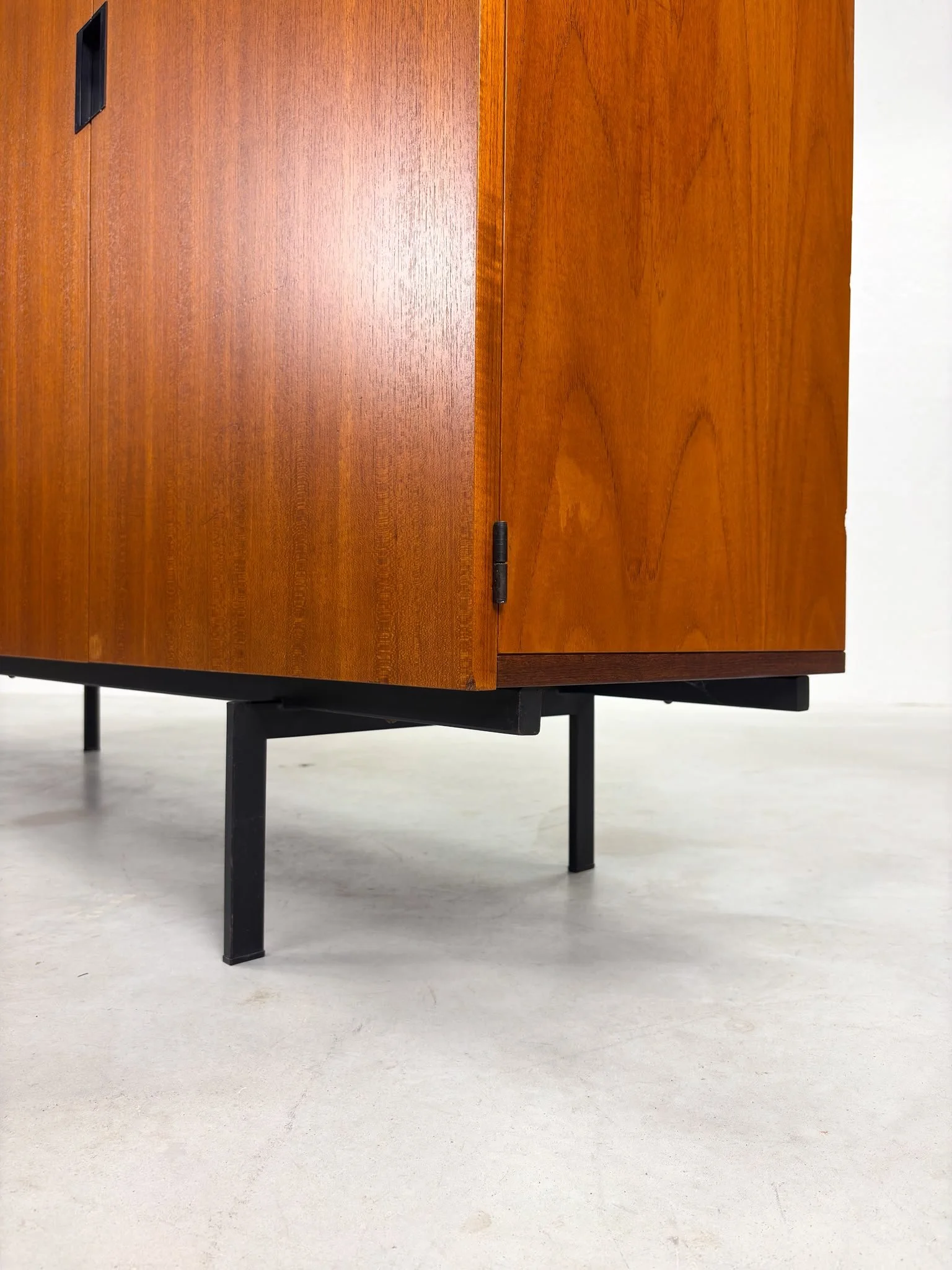 'CU08' Dressoir van Cees Braakman voor Pastoe (6).jpeg