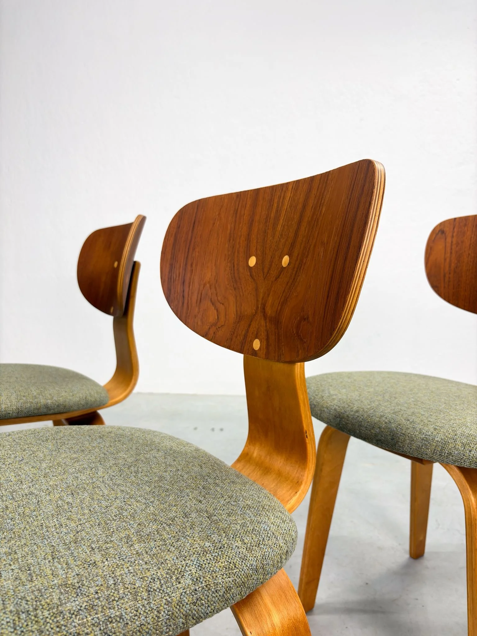 Set 'SB02' Eetkamerstoelen van Cees Braakman voor Pastoe (5).jpeg