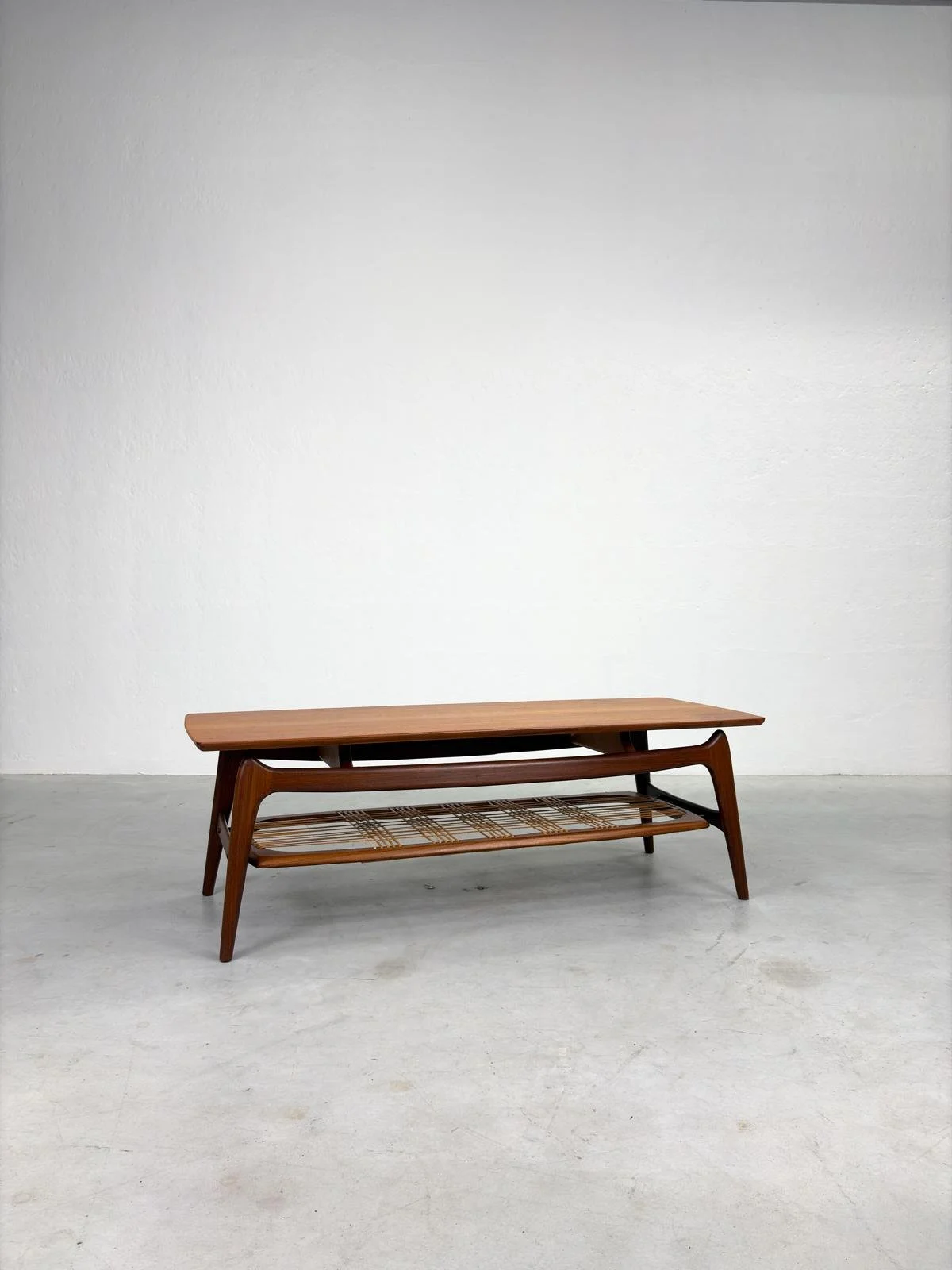Salontafel 'Nr. 15' van Louis van Teeffelen voor Wébé
