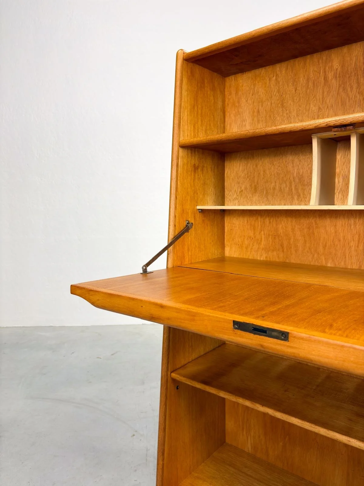 Pastoe 'BE04' Secretaire van Cees Braakman (11).jpeg