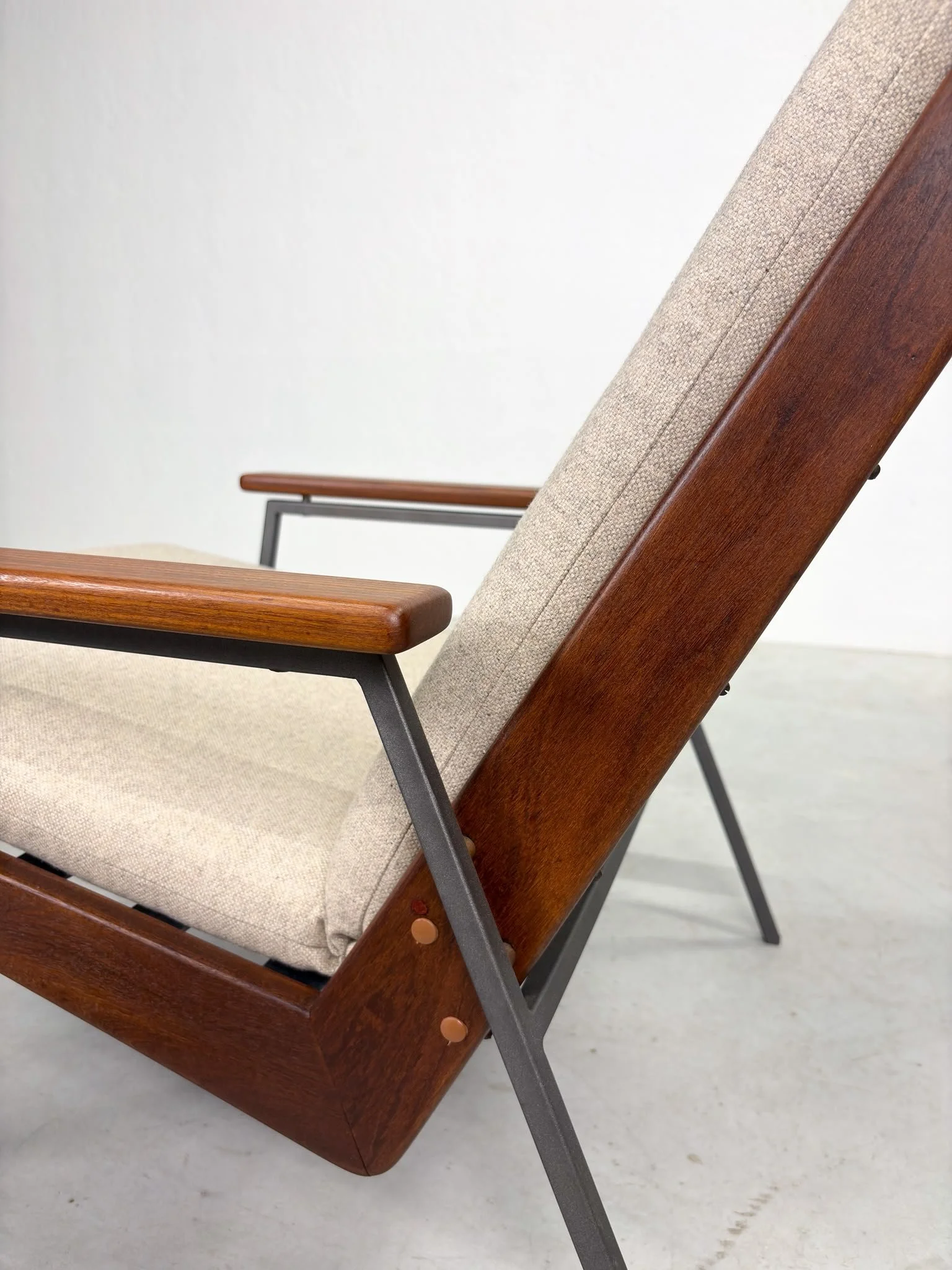 '1611 Lotus' Fauteuil van Rob Parry voor Gelderland (11).jpeg