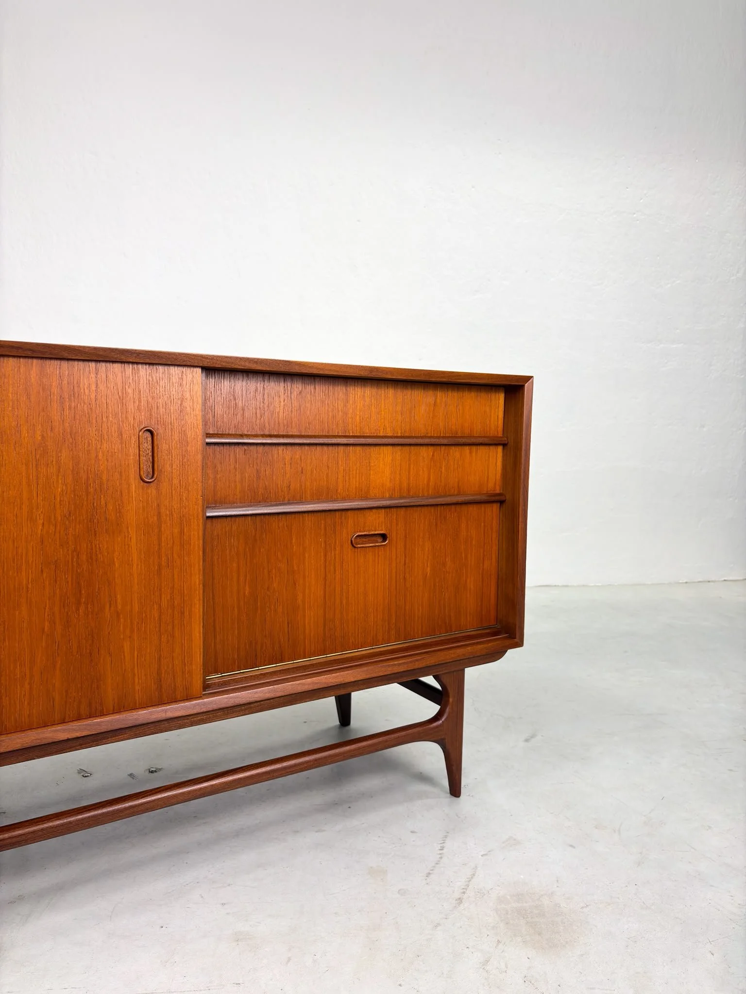 Mid-century Dressoir van Teakhout (11).jpeg