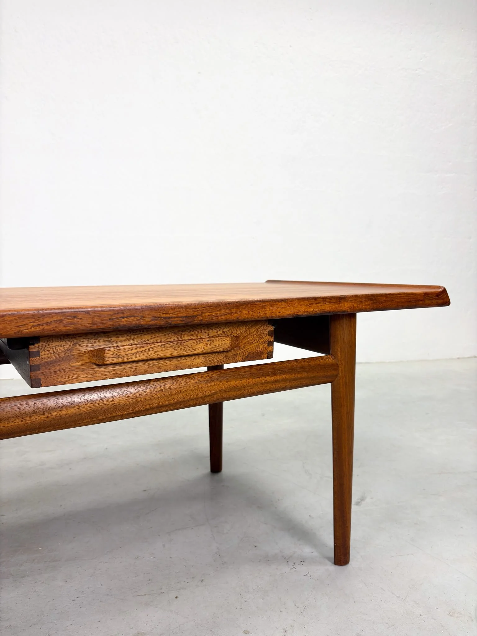 Salontafel van Torbjørn Afdal voor Haug Snekkeri (7).jpeg