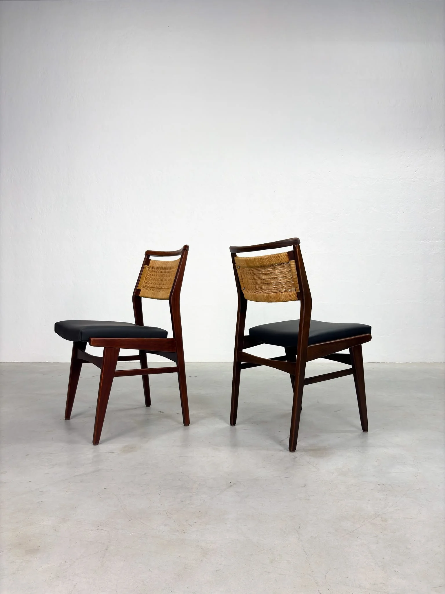 Mid-century Eetkamerstoelen met Rieten Rugleuning (8).jpeg