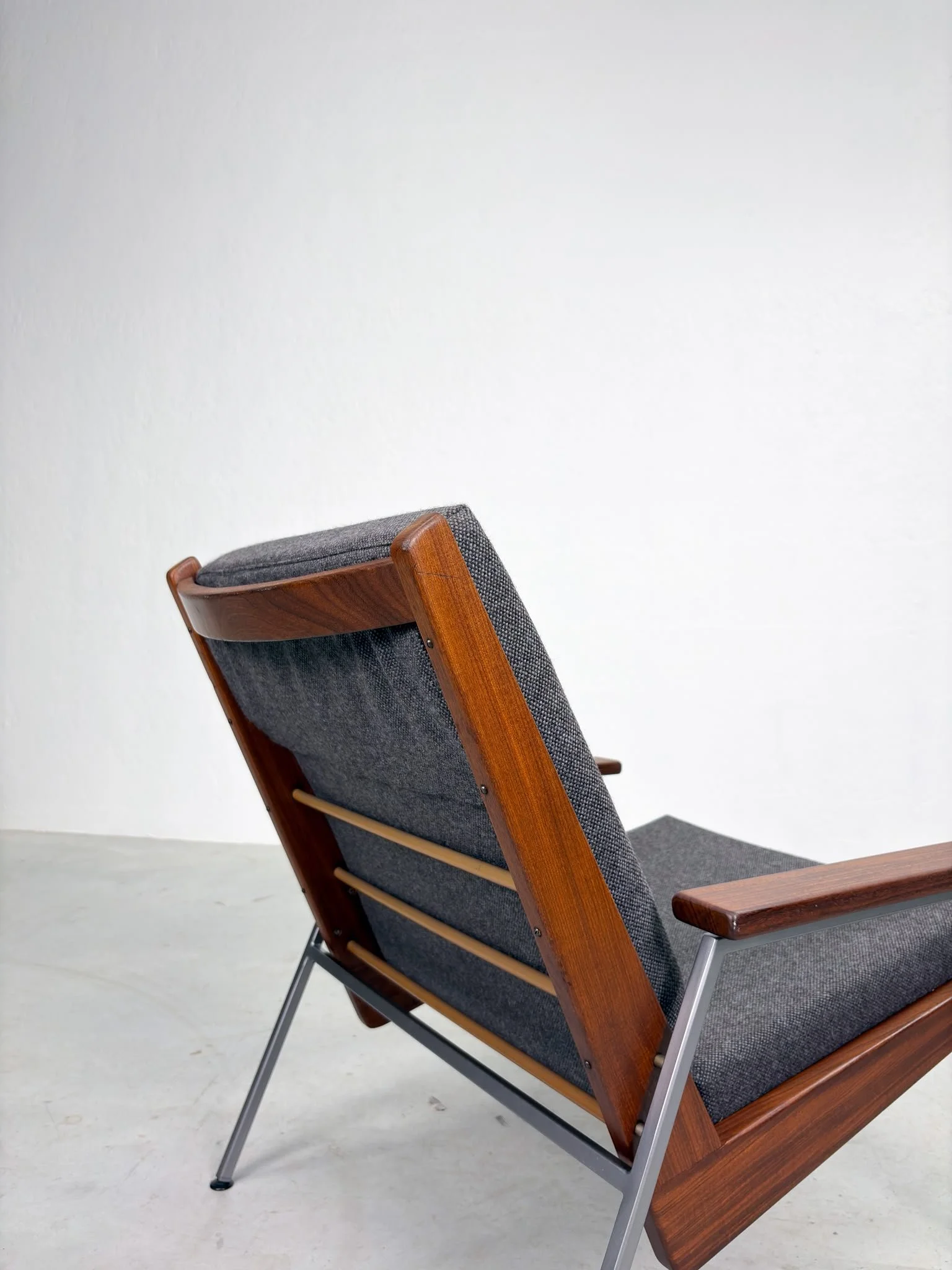 '1611 Lotus' Damesfauteuil van Rob Parry voor Gelderland (14).jpeg