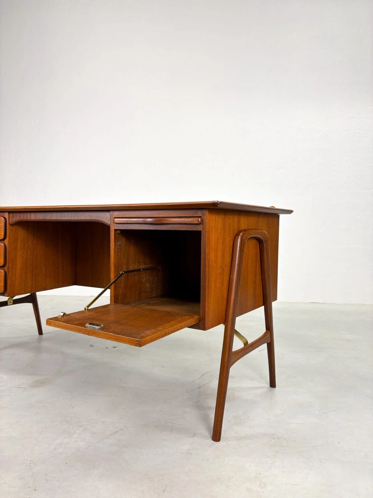 Boomerang Bureau van Louis van Teeffelen voor Wébé (19).jpeg