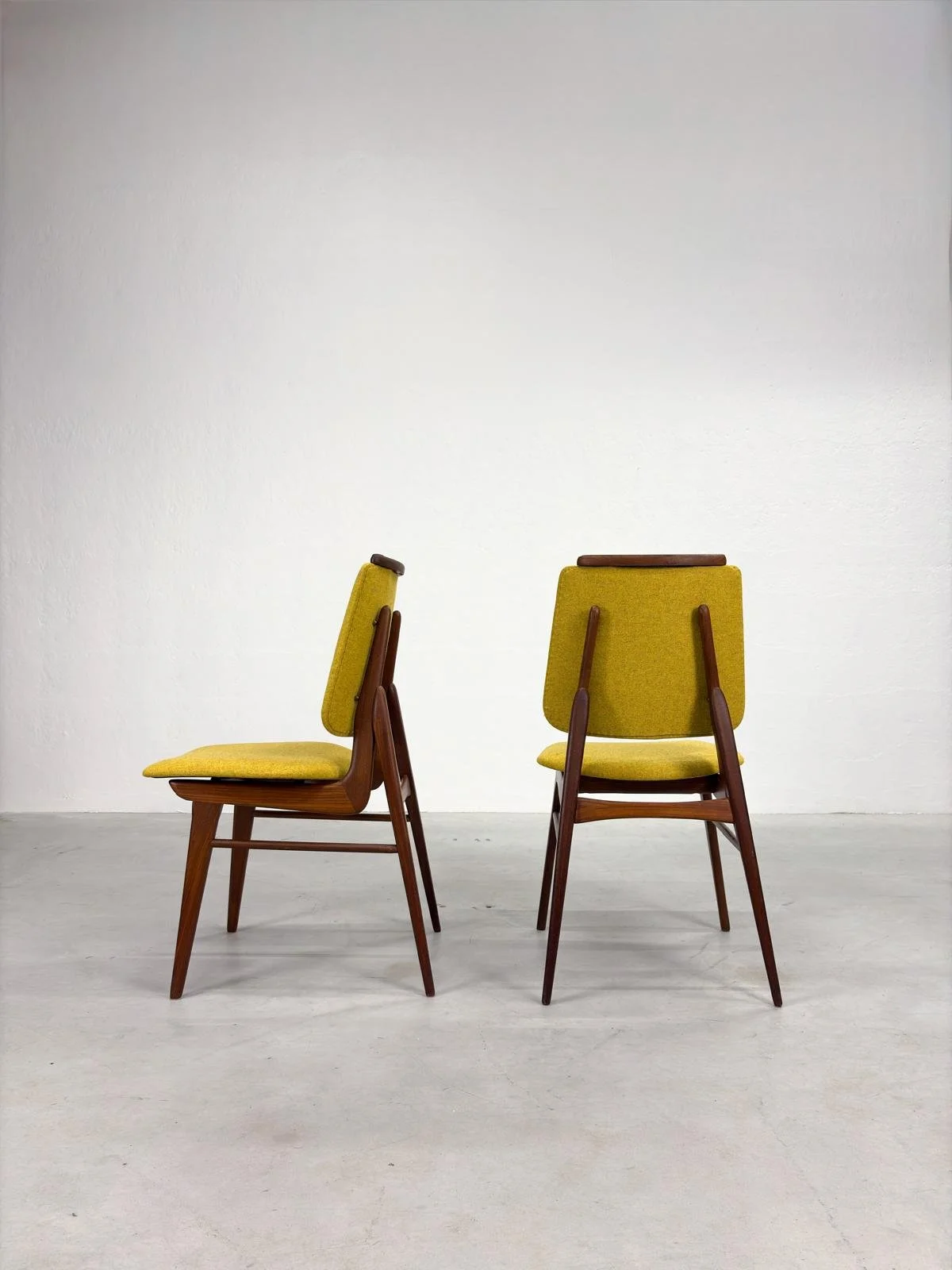 Zeldzame Set Mid-Century Eetkamerstoelen van AwA (8).jpeg
