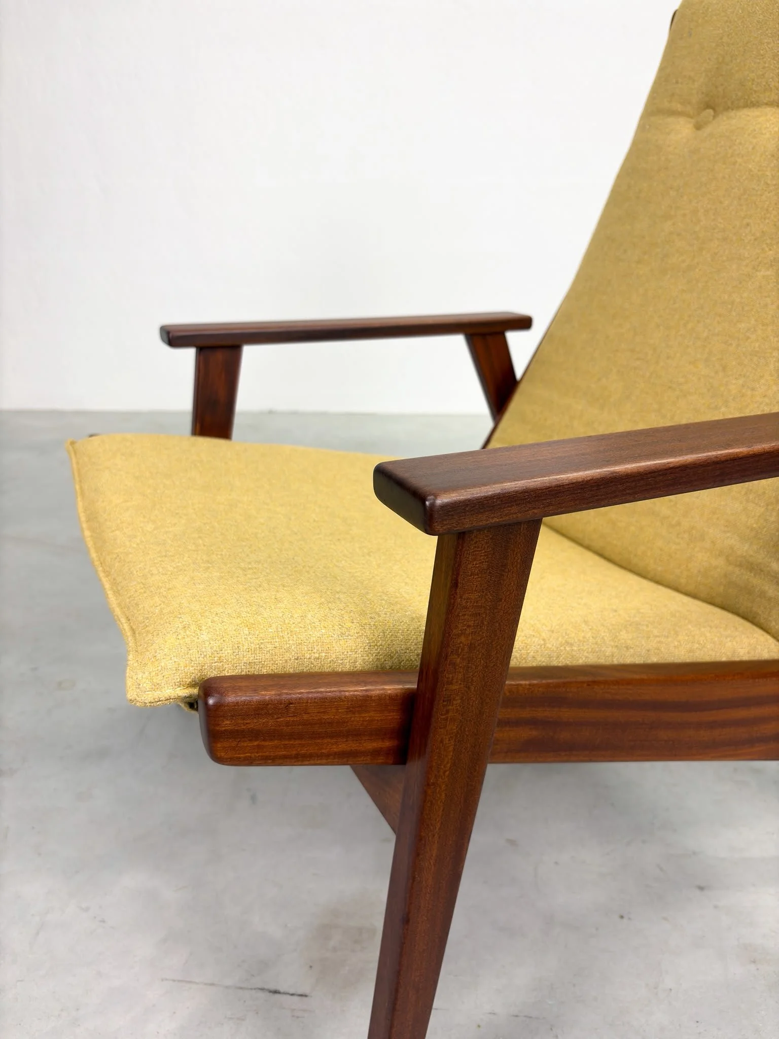 '1611' Fauteuil van Rob Parry voor Gelderland (3).jpeg