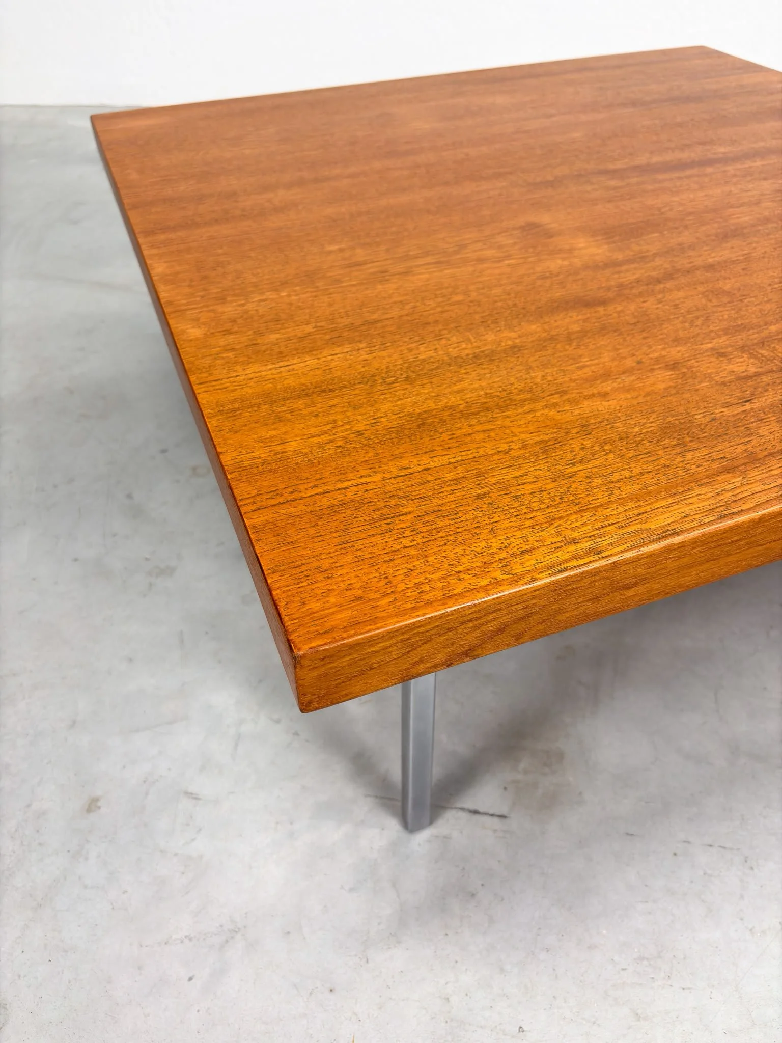 Model '1845' Salontafel van Kho Liang Ie voor Artifort (7).jpeg