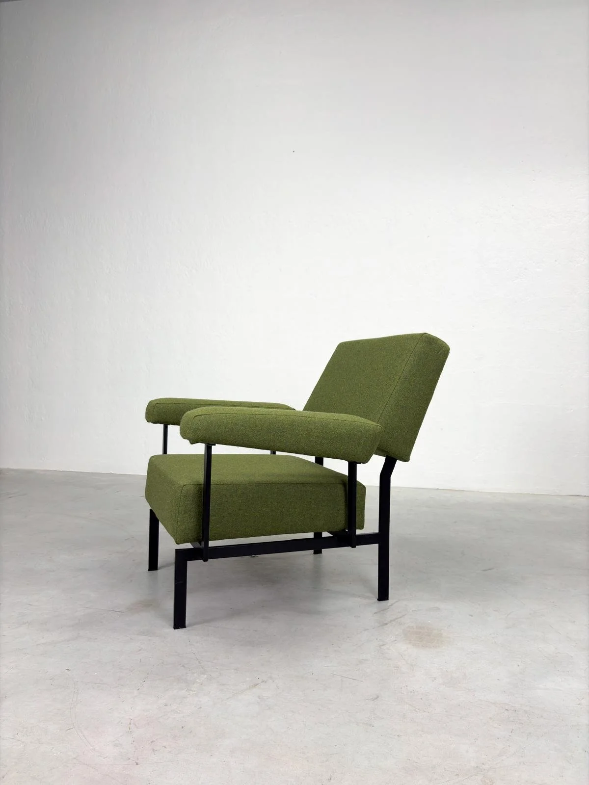 'FM07' Fauteuil van Cees Braakman voor Pastoe (3).jpeg