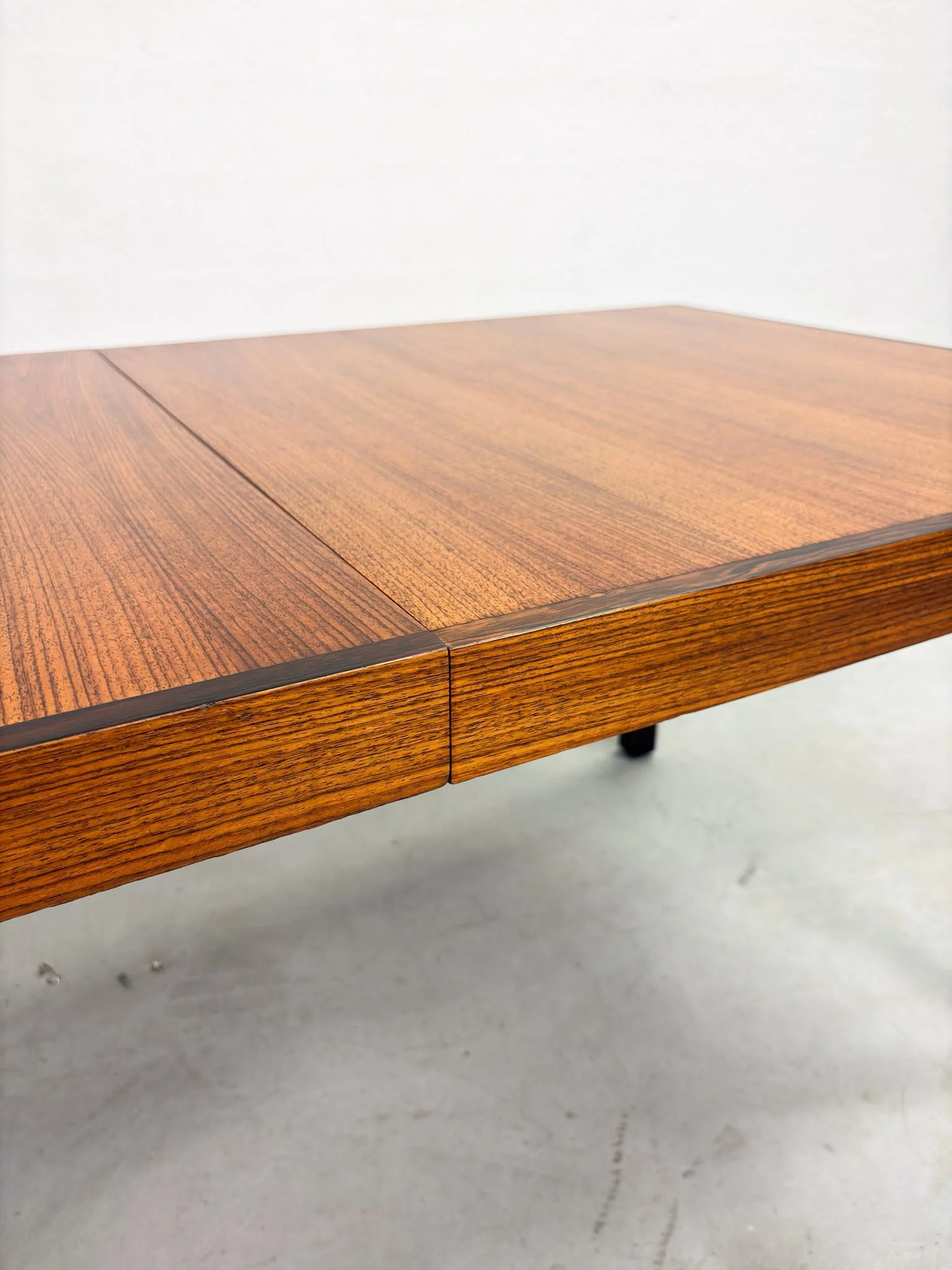 Uitschuifbare Eettafel van Inger Klingenberg voor Fristho (17).jpeg