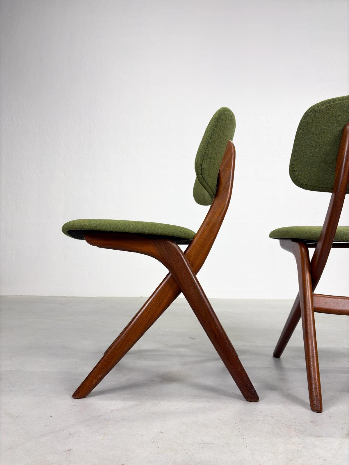 Set 'Scissor' Eetkamerstoelen van Louis van Teeffelen (19).jpeg