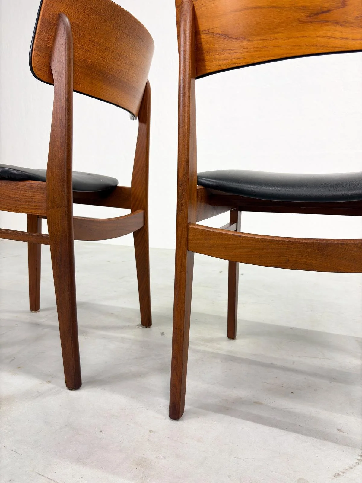 Set Eetkamerstoelen van Mahjongg Vlaardingen (2).jpeg