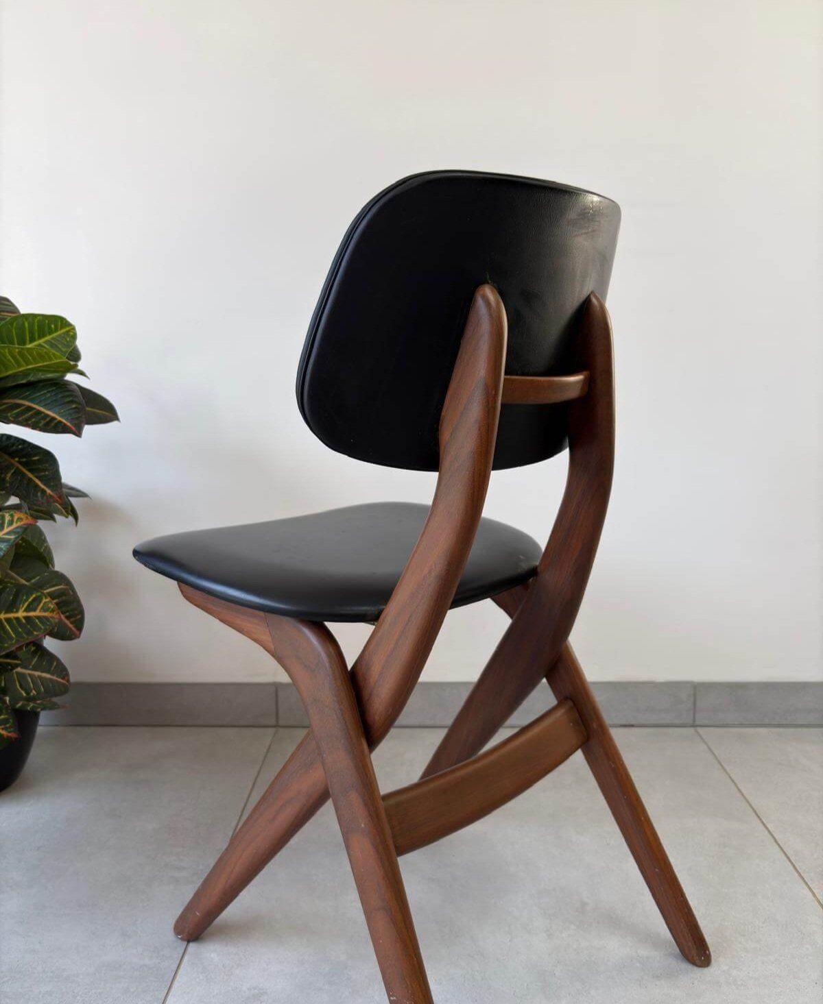 Vintage Scissor Chairs Louis van Teeffelen