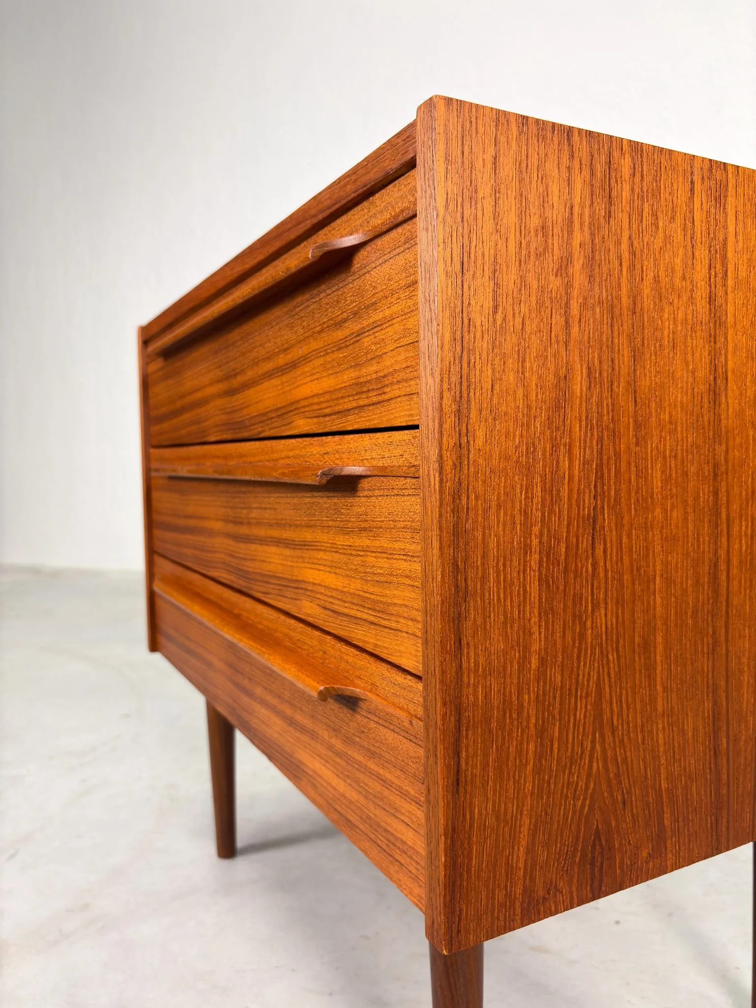 Mid-century 'Mahjongg' Ladekast van Ouwenbroek's Meubelfabriek (9).jpeg