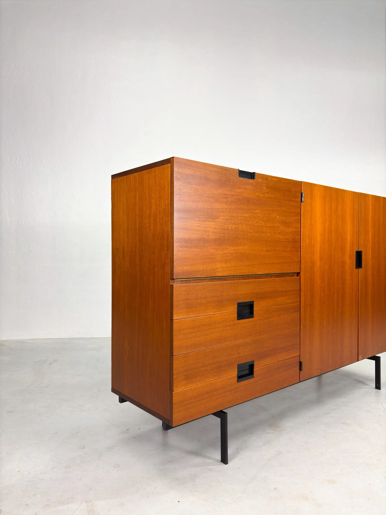 'CU08' Dressoir van Cees Braakman voor Pastoe (8).jpeg