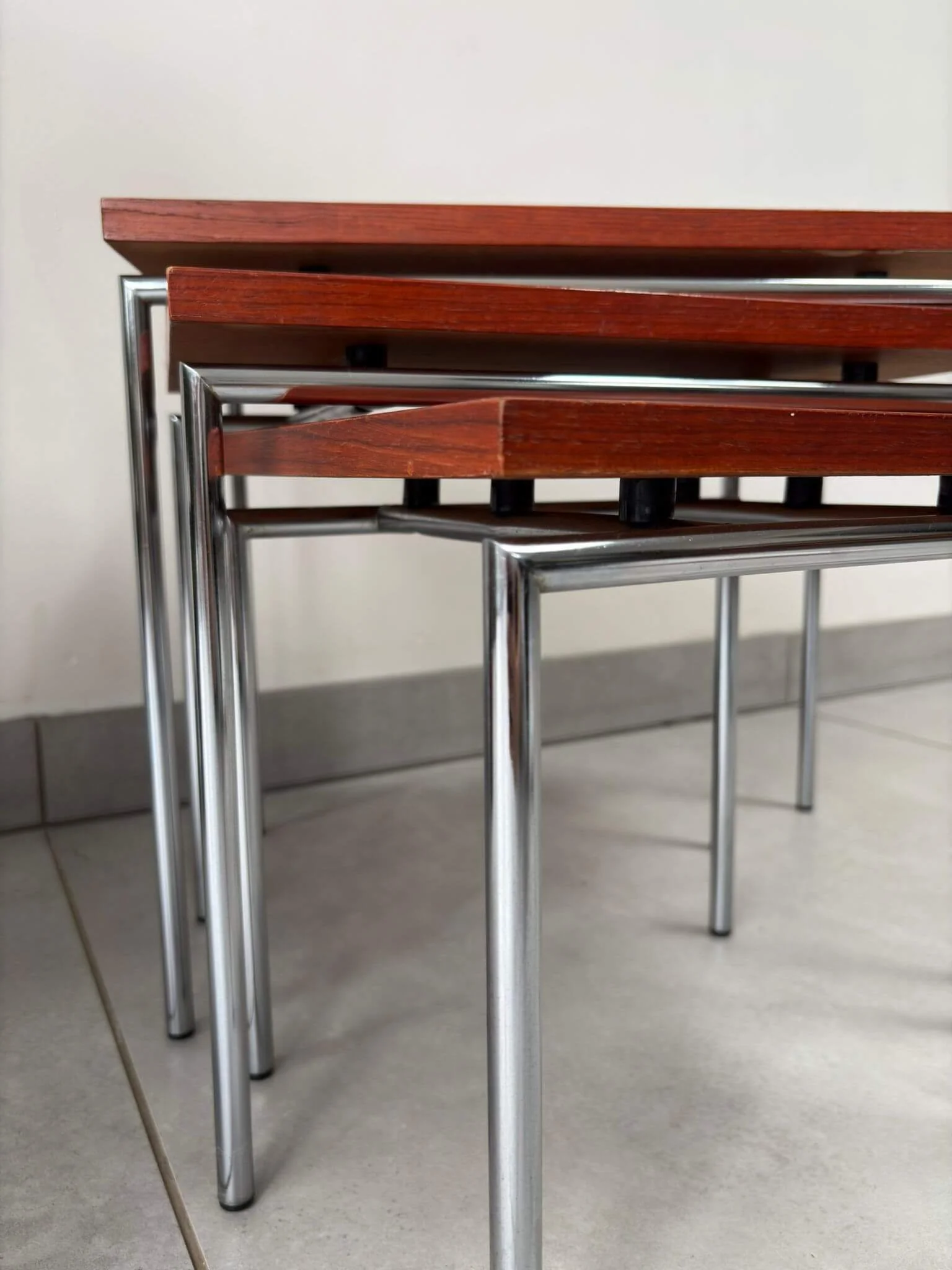 Vintage Bijzettafeltjes Mimiset Pastoe Stijl (3).jpg