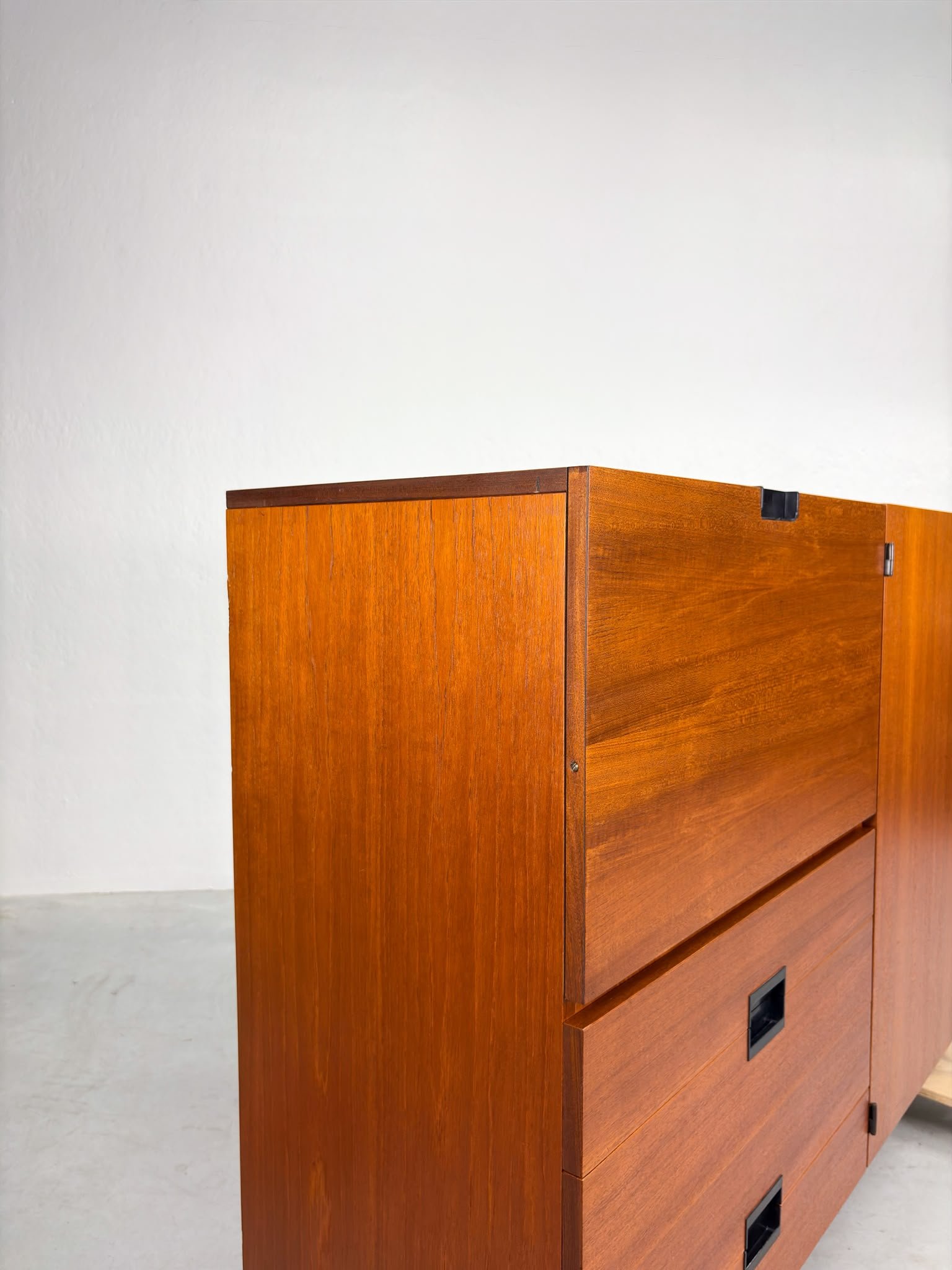'CU08' Dressoir van Cees Braakman voor Pastoe (11).jpeg