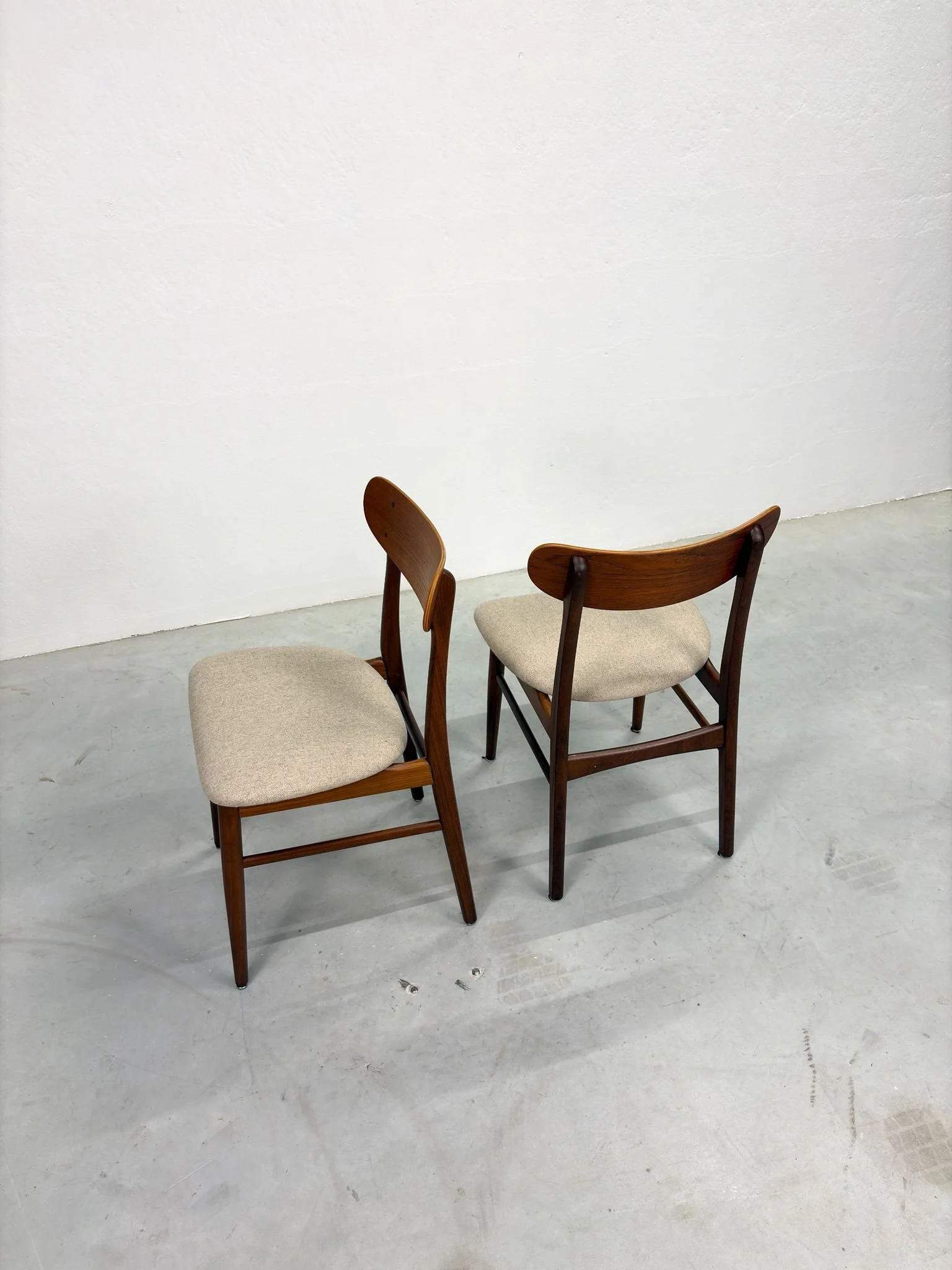 Set Mid-Century Eetkamerstoelen van Farstrup (18).jpeg