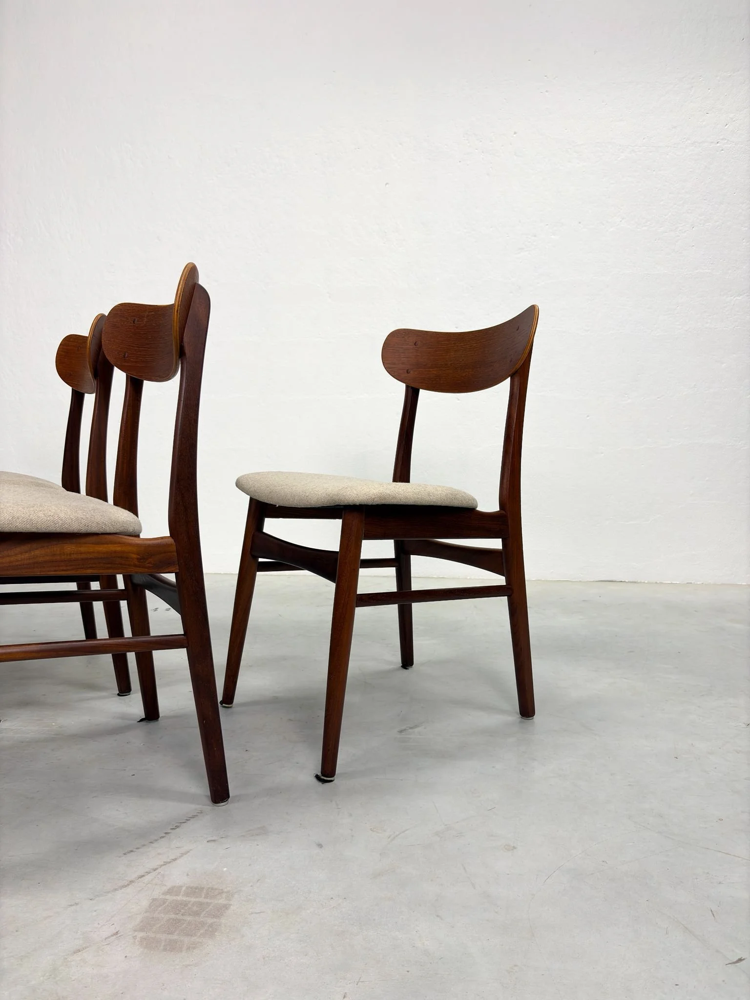 Set Mid-Century Eetkamerstoelen van Farstrup (2).jpeg
