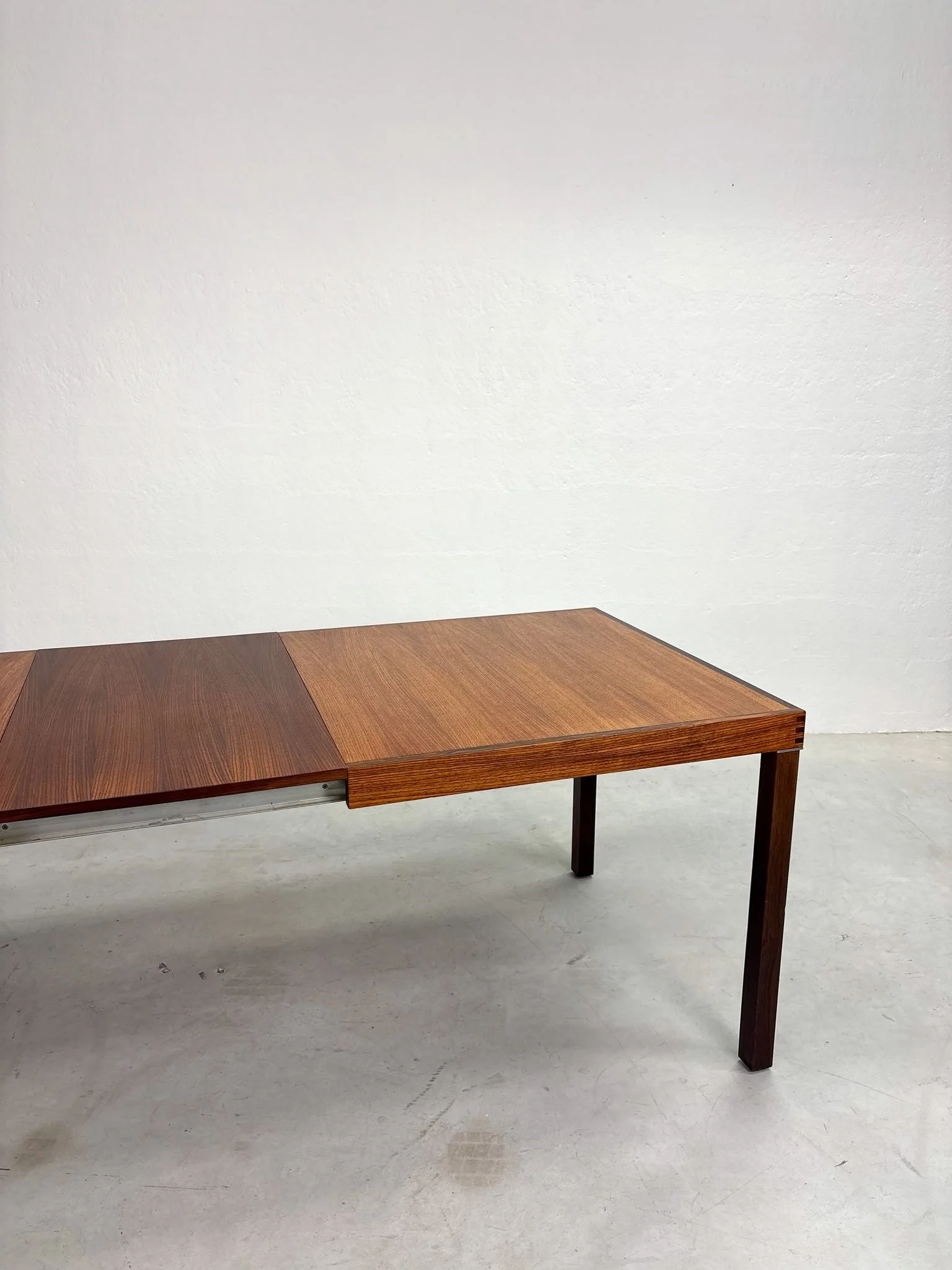 Uitschuifbare Eettafel van Inger Klingenberg voor Fristho (4).jpeg