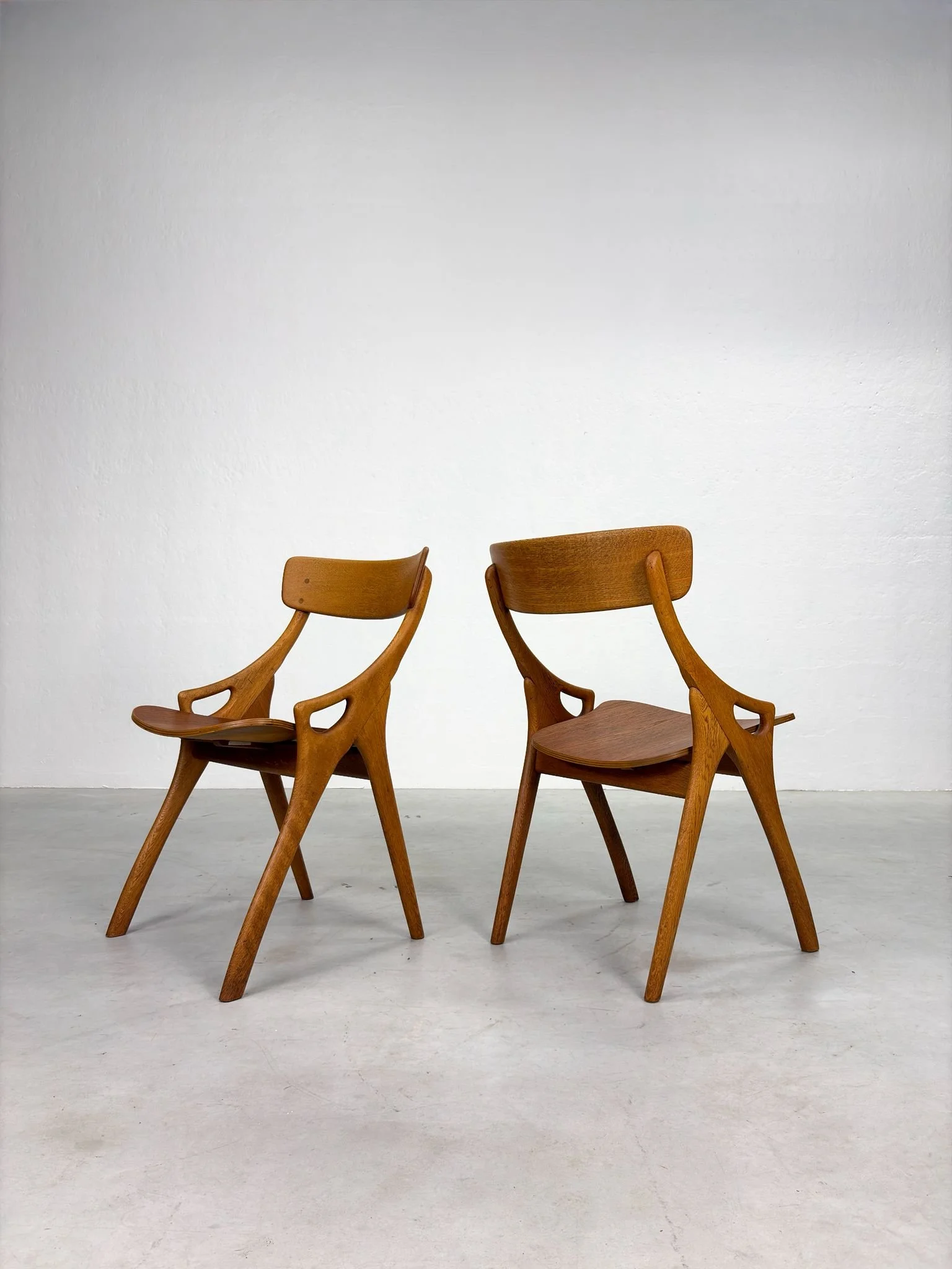 Set Eiken Eetkamerstoelen van Arne Hovmand Olsen (13).jpeg