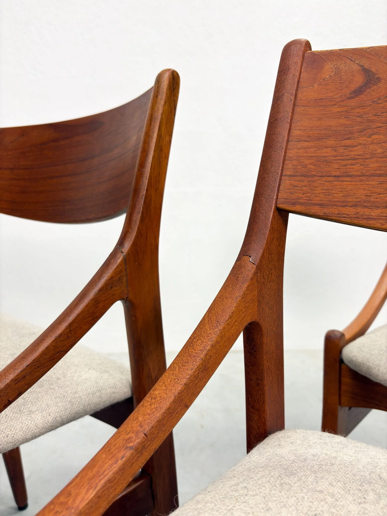 Set Mid-century Eetkamerstoelen van Vestervig Eriksen (5).jpeg