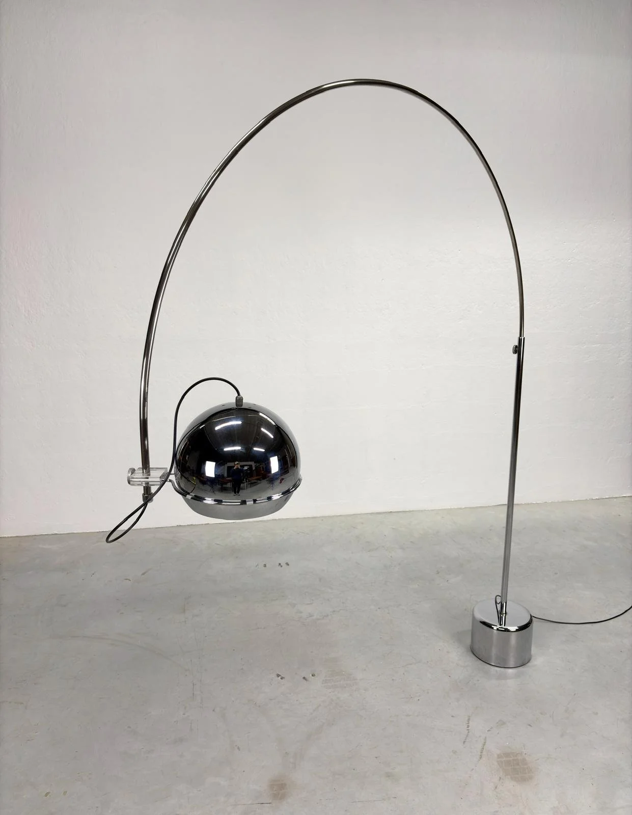 XXL Arc Vloerlamp in Chroom van Gepo Amsterdam (2).jpeg
