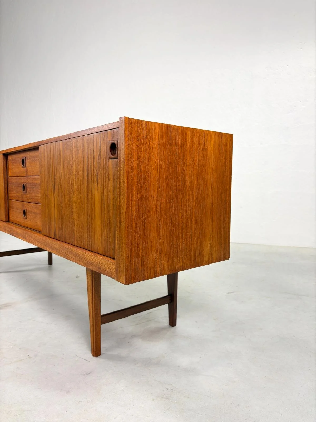 Mid-century Sideboard van Mahjongg Vlaardingen (4).jpeg