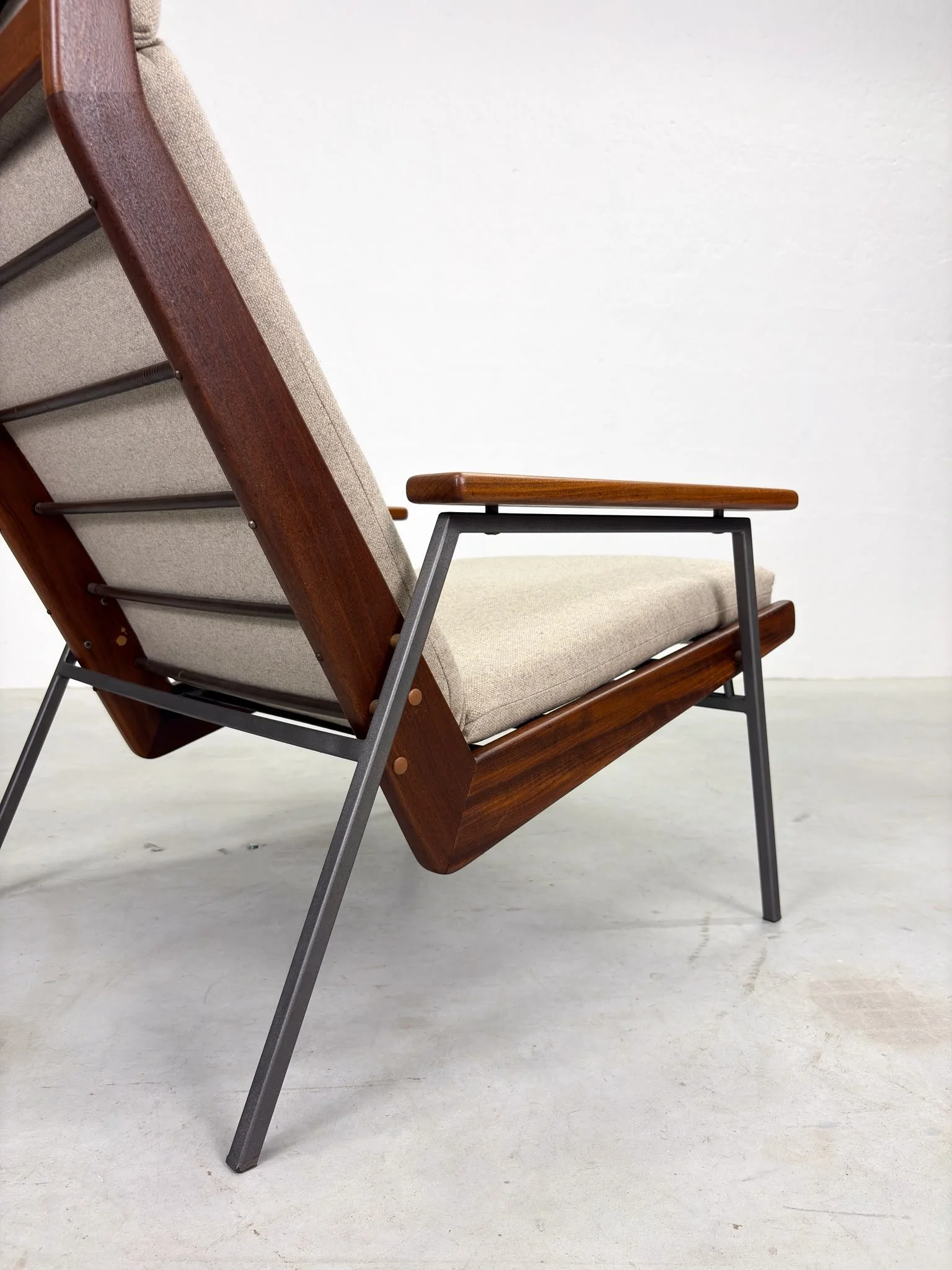 '1611 Lotus' Fauteuil van Rob Parry voor Gelderland (13).jpeg