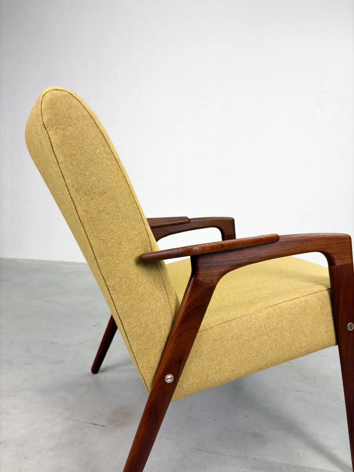 Pastoe 'Ruster' Fauteuil van Yngve Ekström Laag (4).jpeg