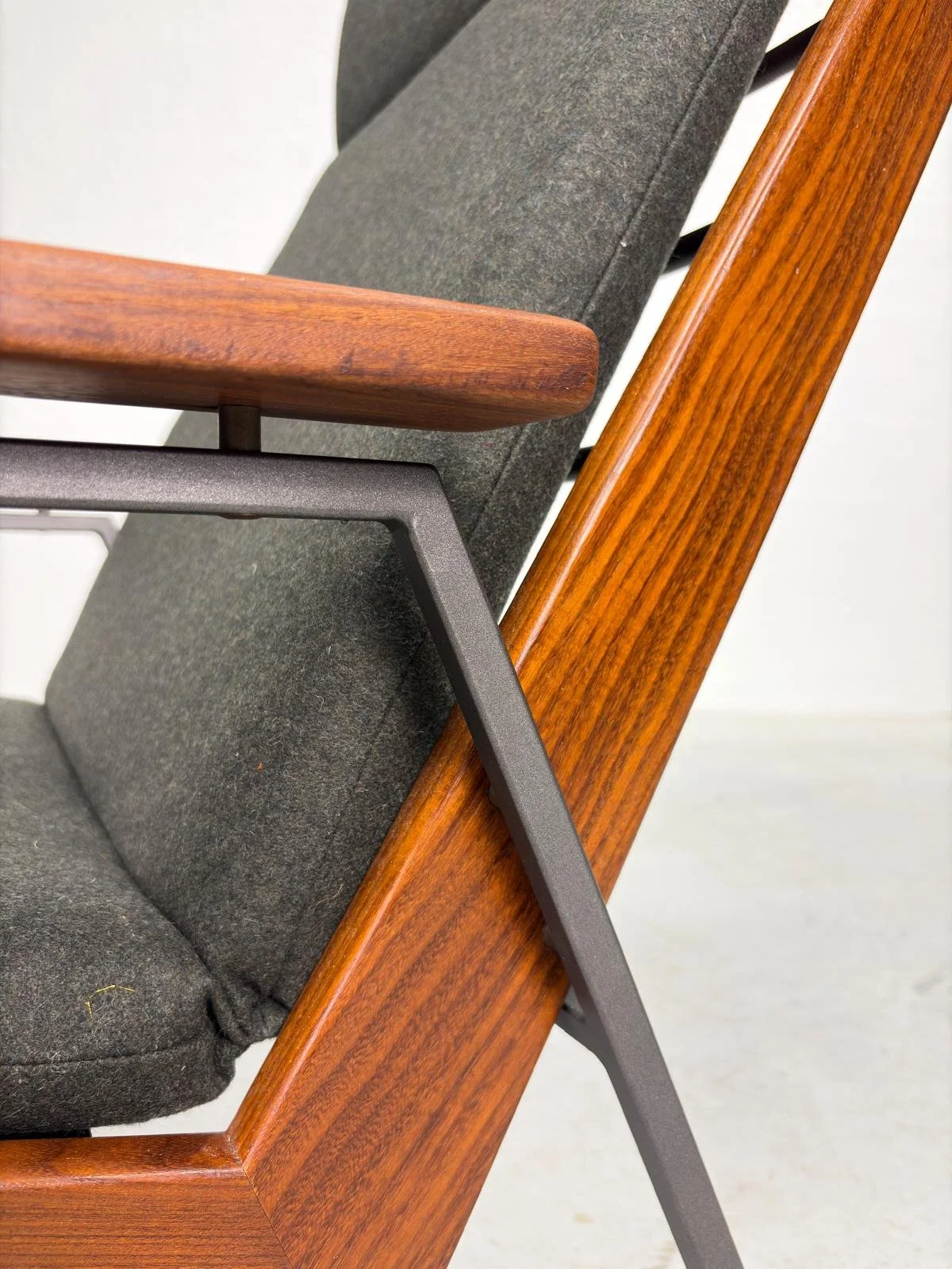 Rob Parry '1611 Lotus' Fauteuil voor Gelderland (13).jpeg