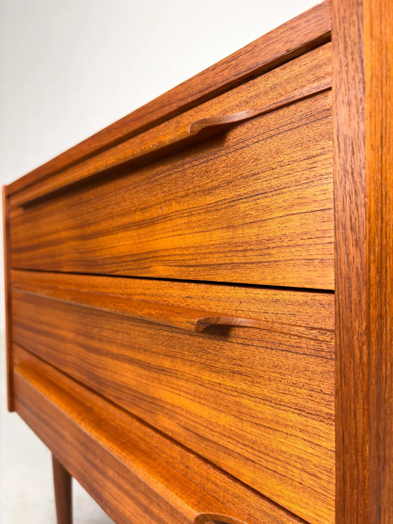 Mid-century 'Mahjongg' Ladekast van Ouwenbroek's Meubelfabriek (10).jpeg