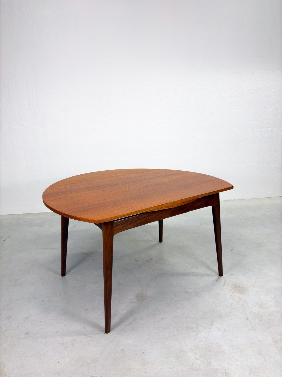Uitschuifbare Ronde Eetkamertafel van Louis van Teeffelen (12).jpeg