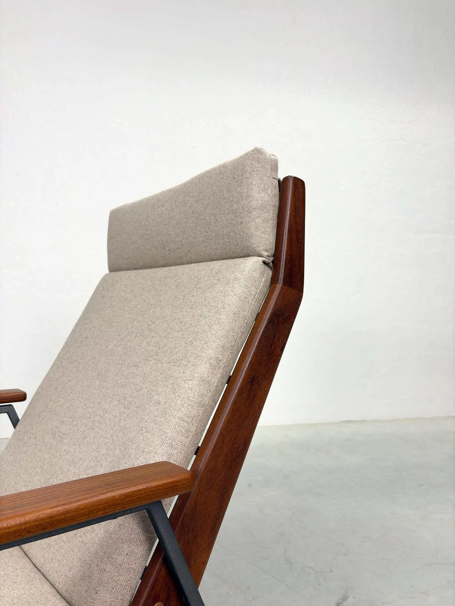 '1611 Lotus' Fauteuil van Rob Parry voor Gelderland (4).jpeg