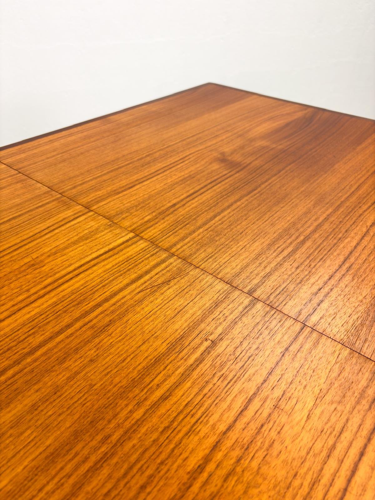 Uitschuifbare 'Milaan' Eetkamertafel van Louis van Teeffelen (9).jpeg