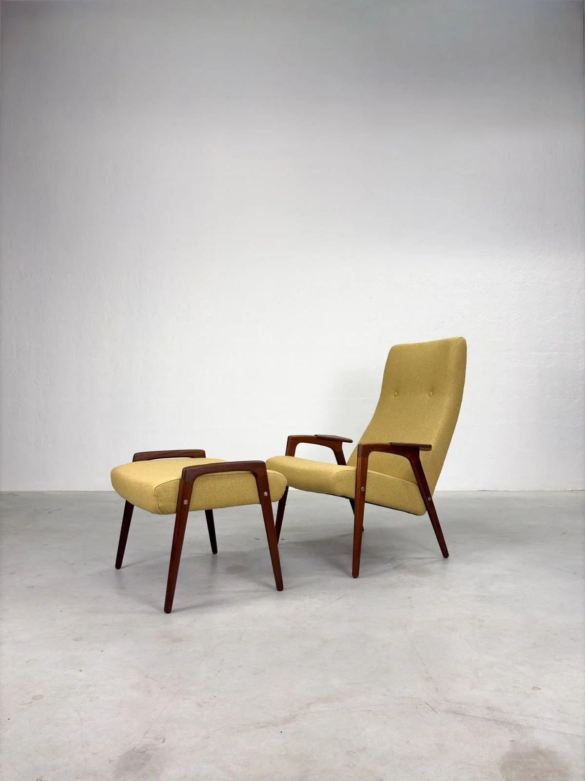 Pastoe 'Ruster' Fauteuil van Yngve Ekström Hoog (6).jpeg