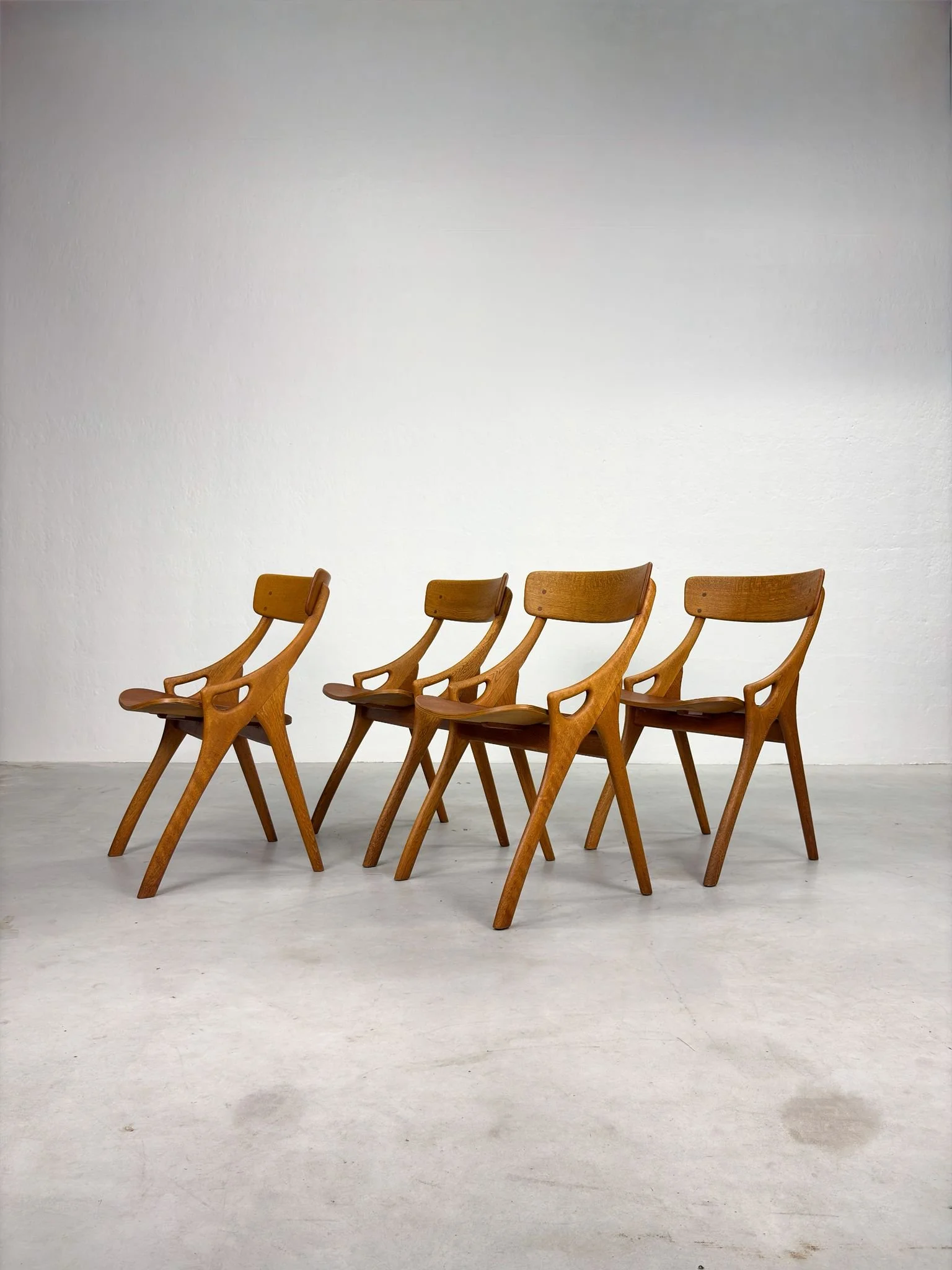 Set Eiken Eetkamerstoelen van Arne Hovmand Olsen (10).jpeg