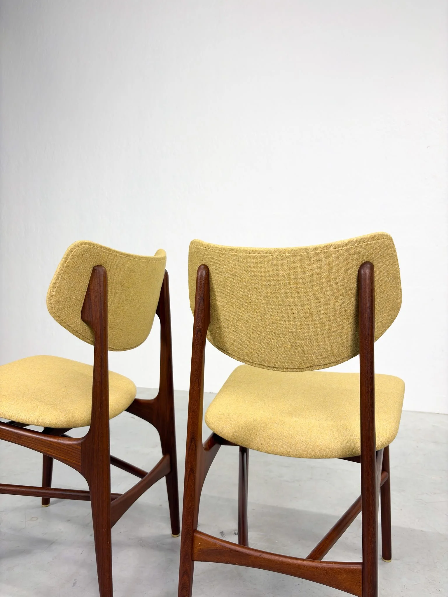 'Hamar' Eetkamerstoelen Louis van Teeffelen voor Wébé (13).jpeg