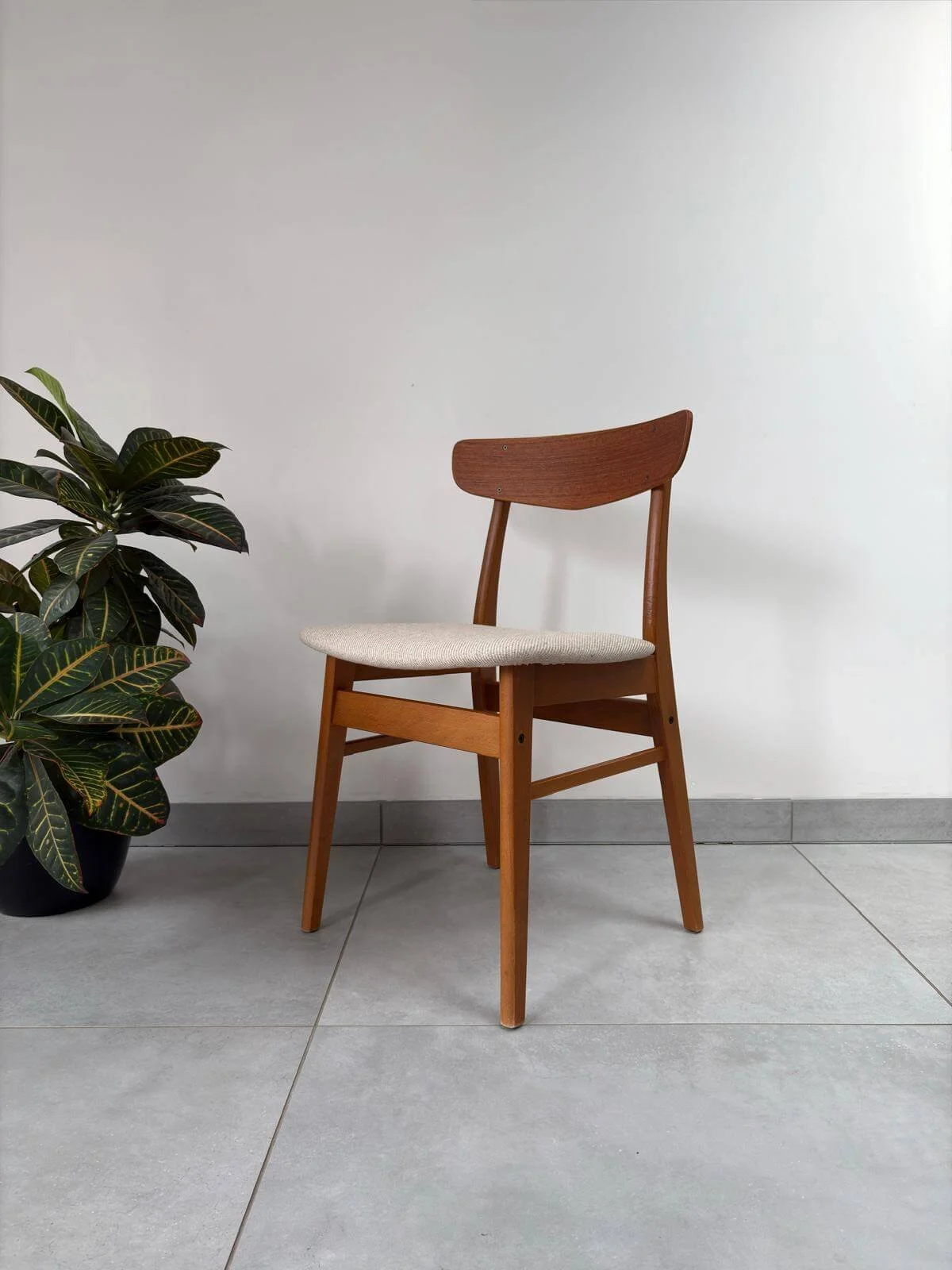 Vintage Scandinavische Eetkamerstoelen Farstrup (8).jpg