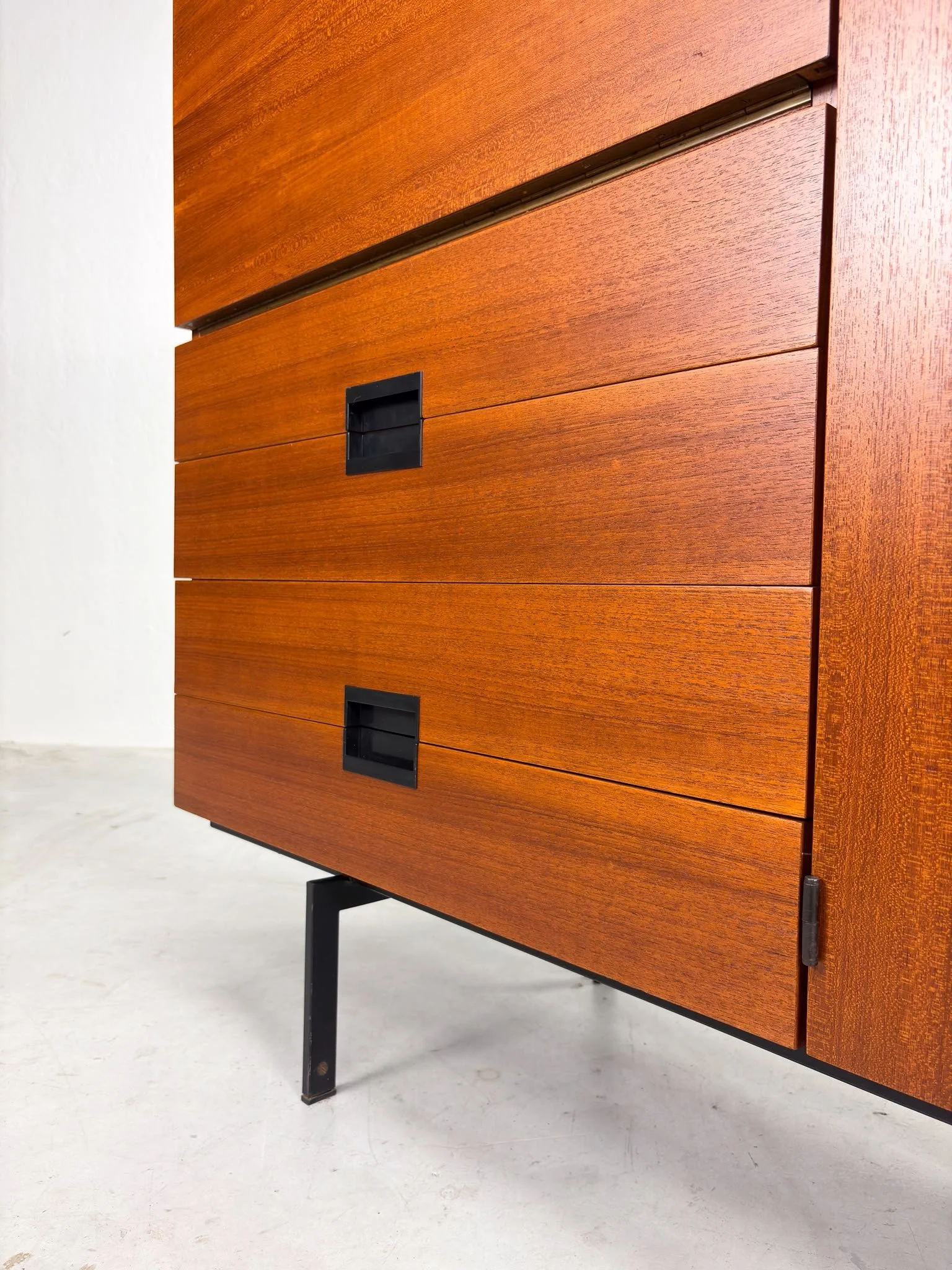 'CU08' Dressoir van Cees Braakman voor Pastoe (20).jpeg