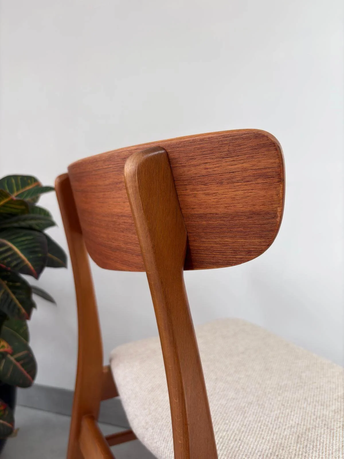 Vintage Scandinavische Eetkamerstoelen Farstrup (11).jpg