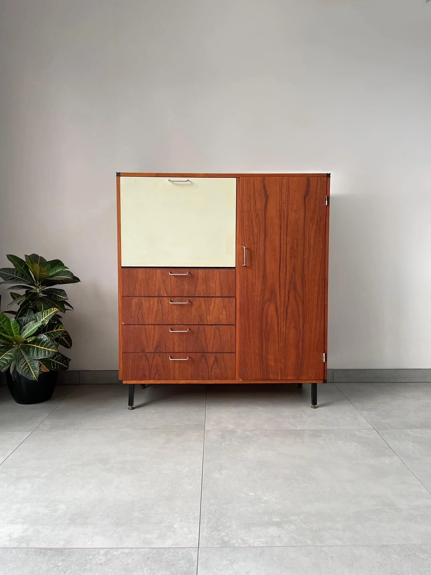 Pastoe 'Made to measure' kast