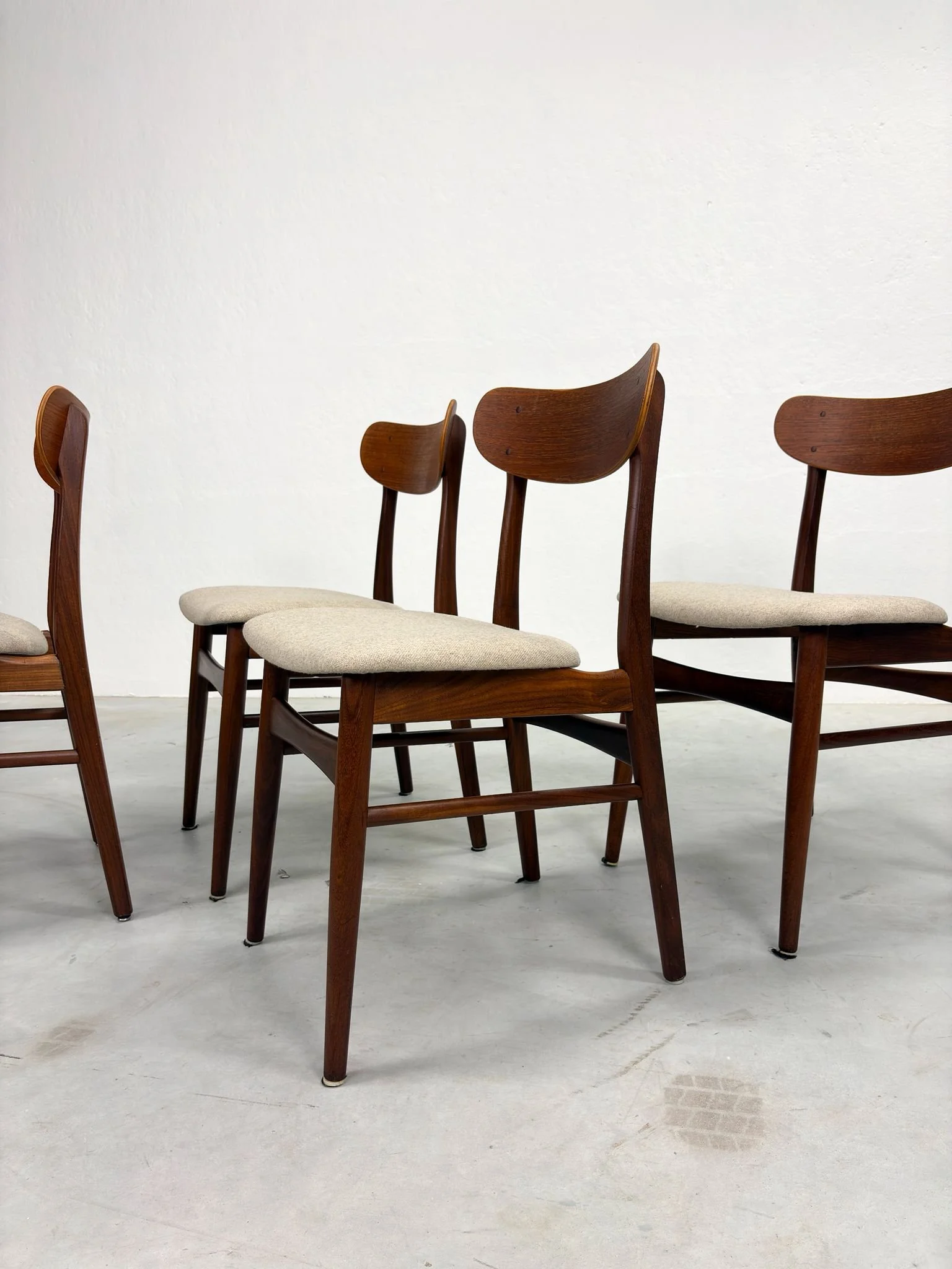 Set Mid-Century Eetkamerstoelen van Farstrup (3).jpeg