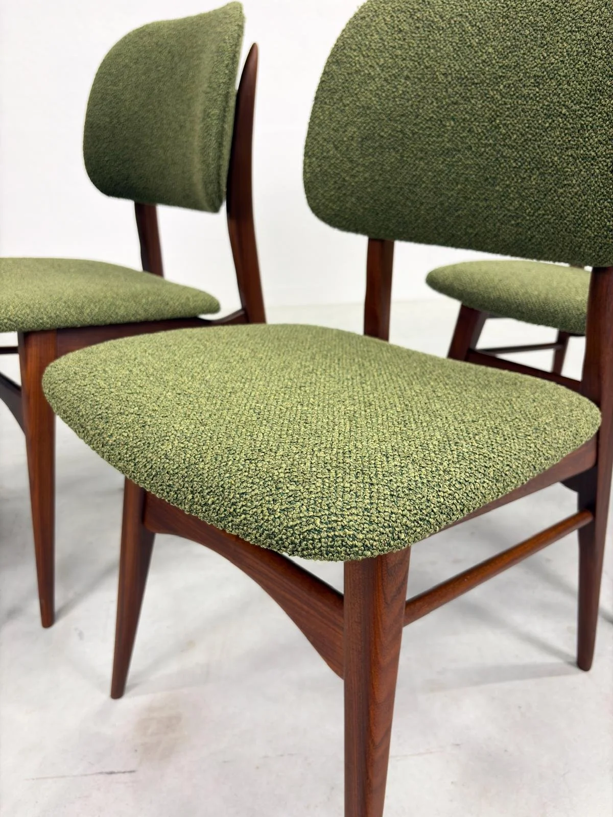 Set 'Milaan' Eetkamerstoelen van Louis van Teeffelen (16).jpeg