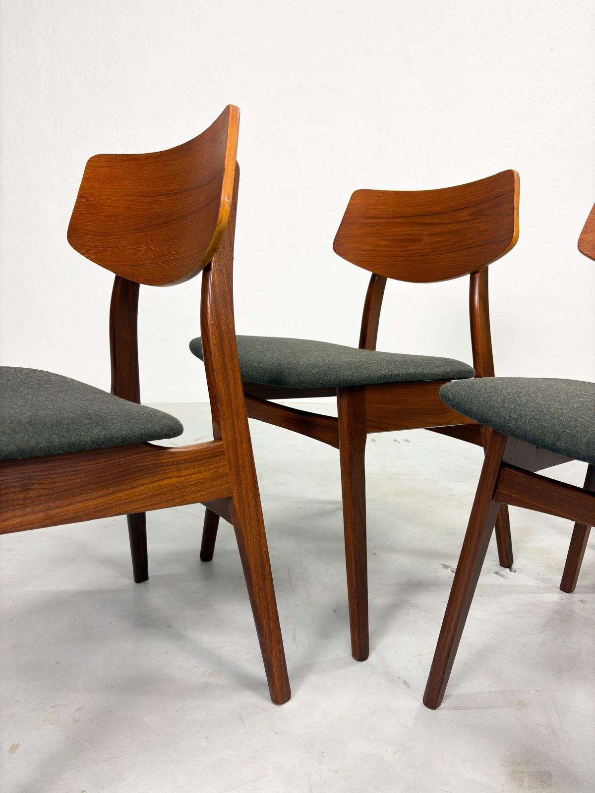 Set Mid-Century Eetkamerstoelen van Teakhout (16).jpeg