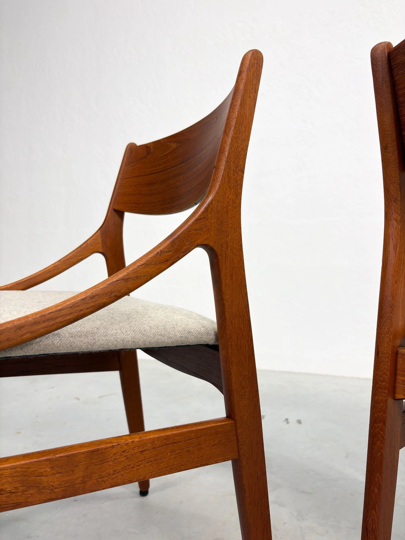 Set Mid-century Eetkamerstoelen van Vestervig Eriksen (18).jpeg