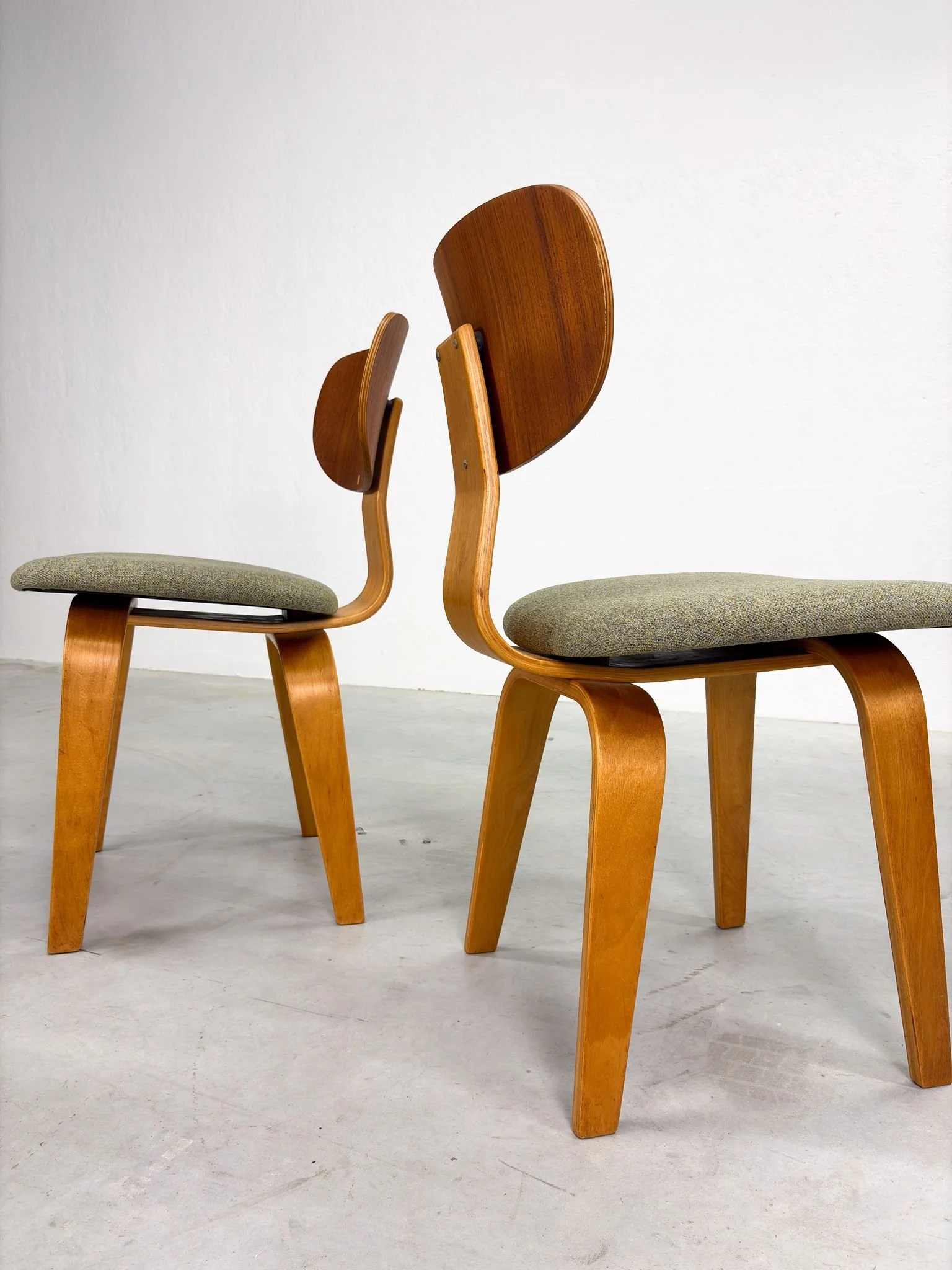 Set 'SB02' Eetkamerstoelen van Cees Braakman voor Pastoe (10).jpeg